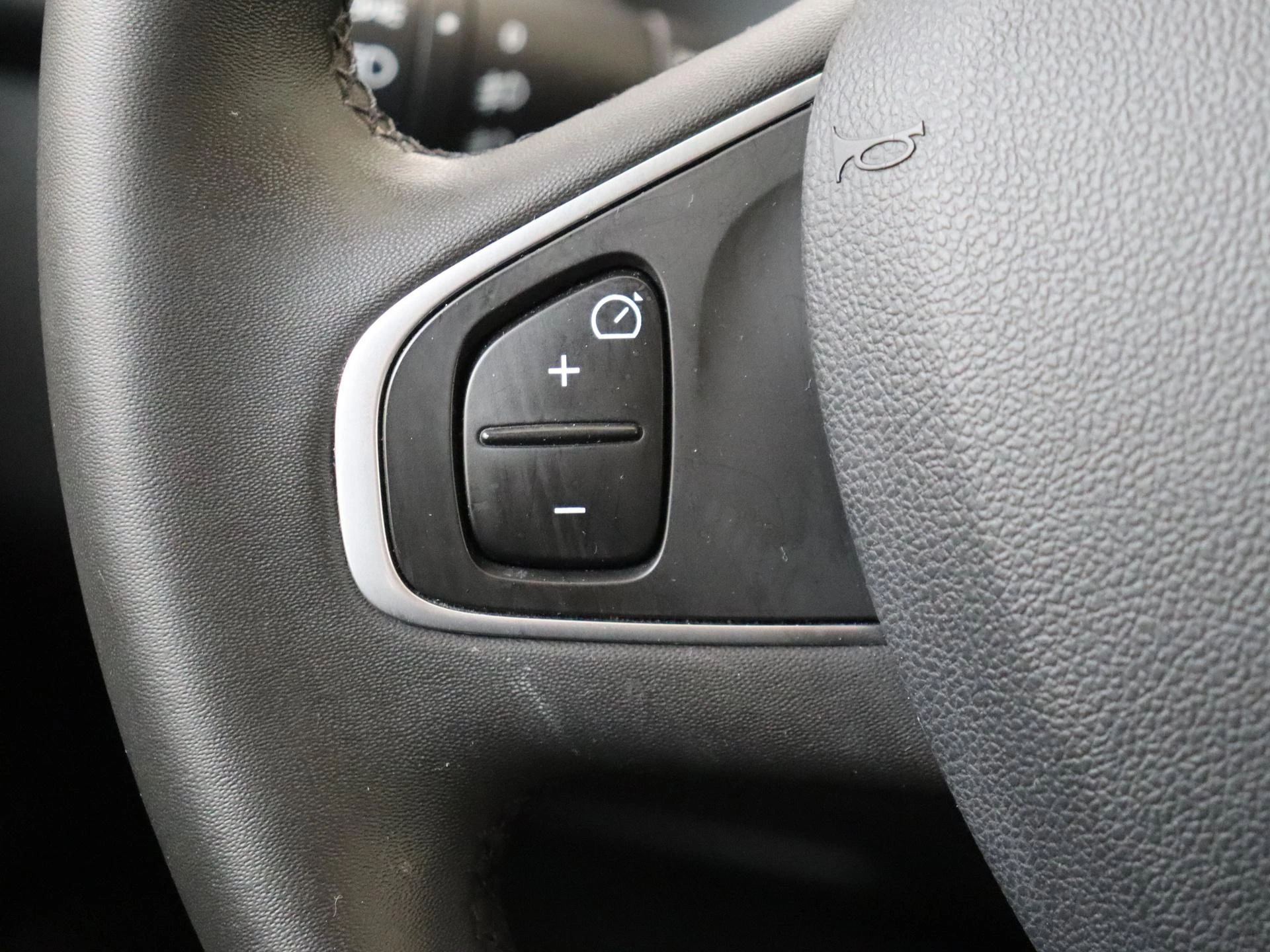 Renault-Clio-image-16
