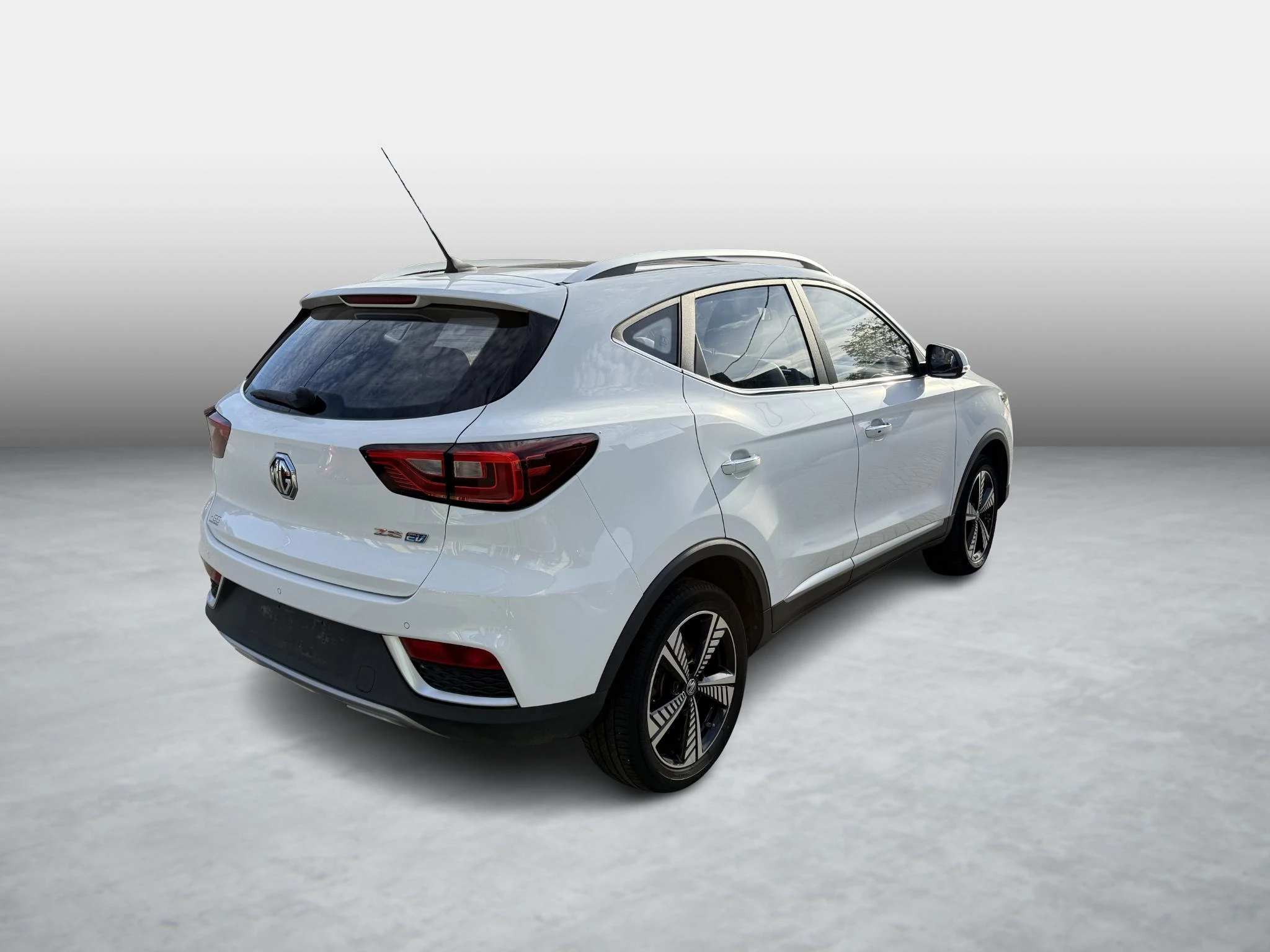 MG-ZS EV-image-3