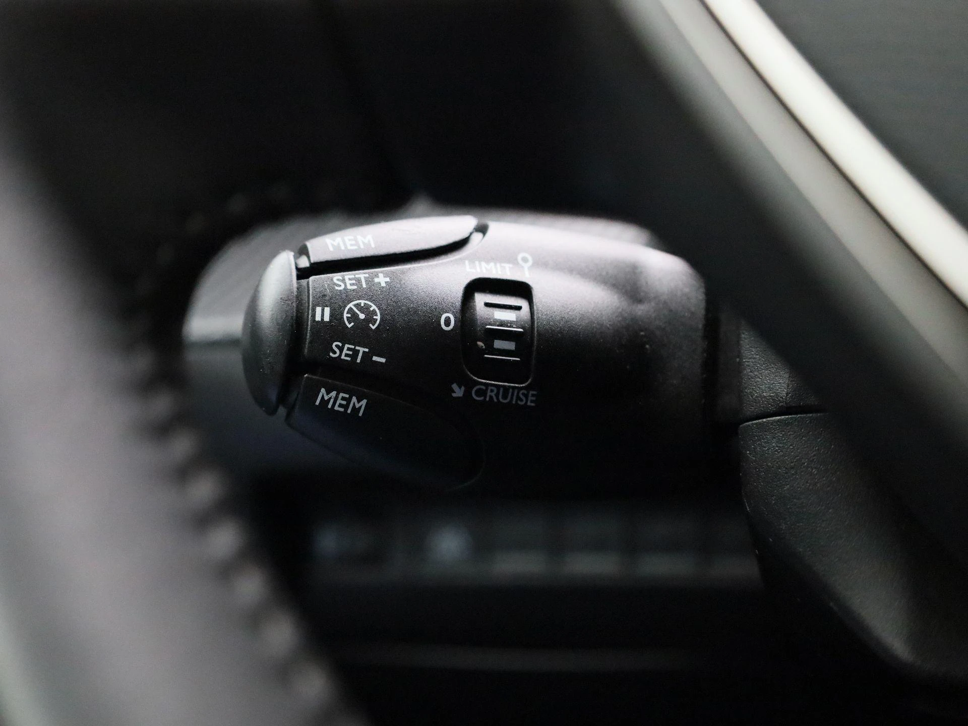 Peugeot e-2008 e-2008 Active Pack