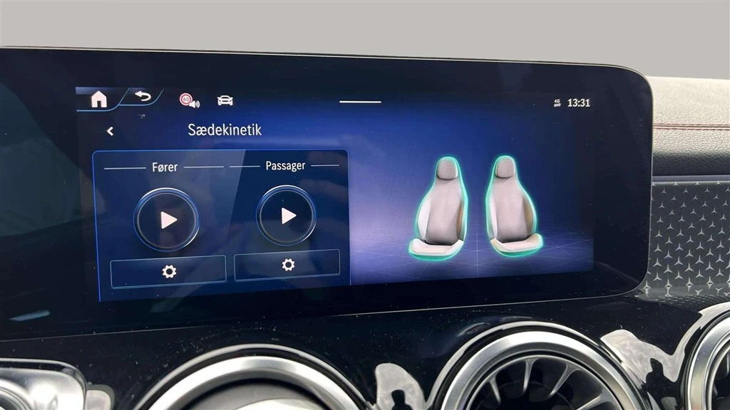 Mercedes-Benz-EQB-image-18