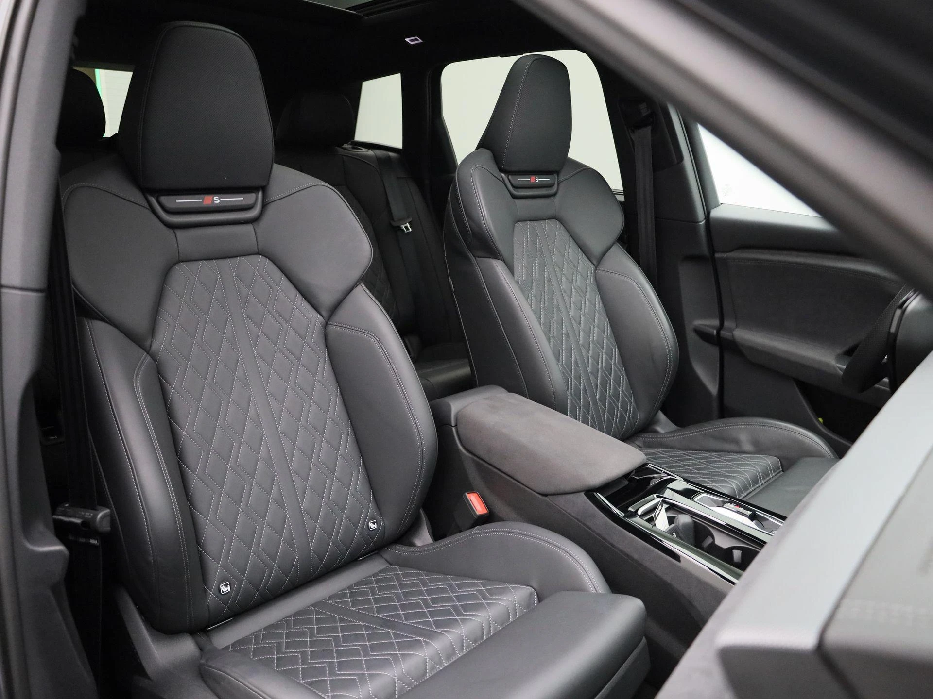 Audi-Q6 e-tron-image-57