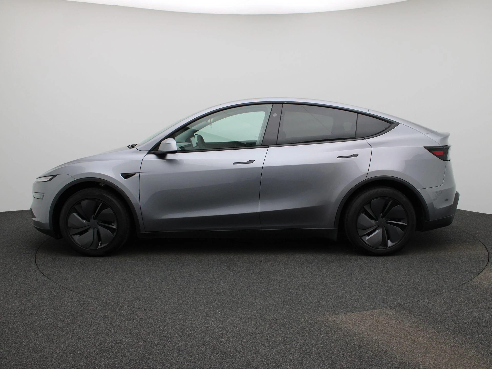 Tesla-Model Y-image-3