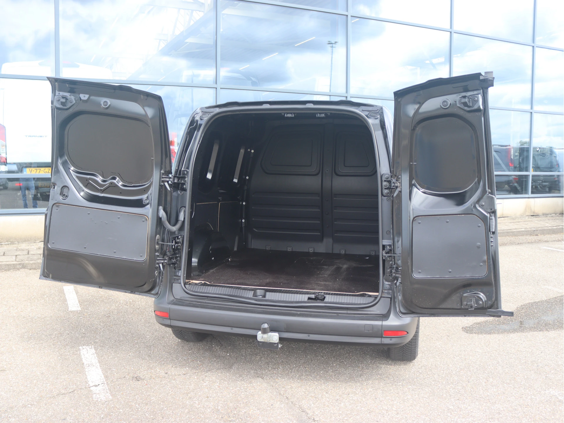 Mercedes-Benz-eCitan-image-2