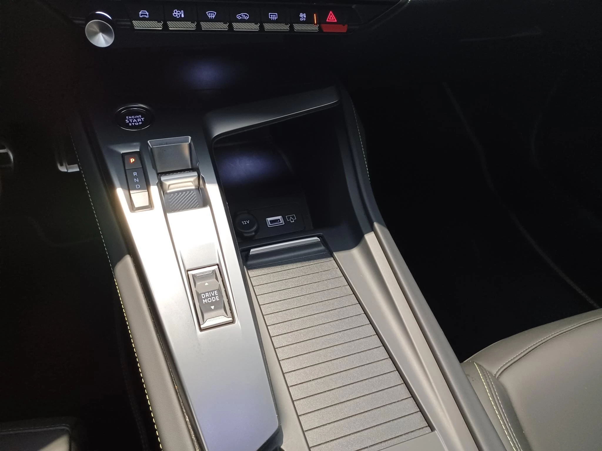 Peugeot-408-image-24