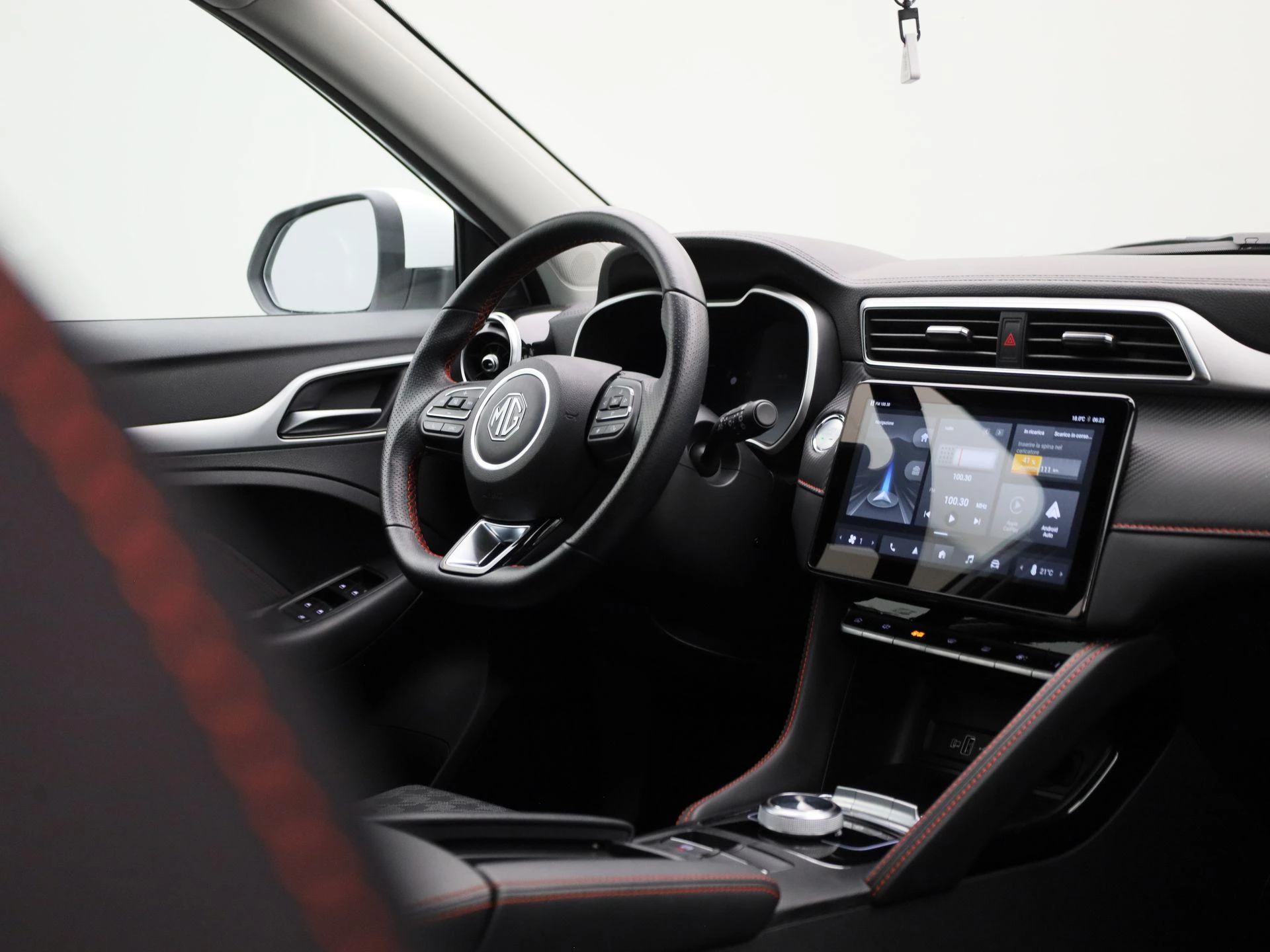 MG-ZS-image-32