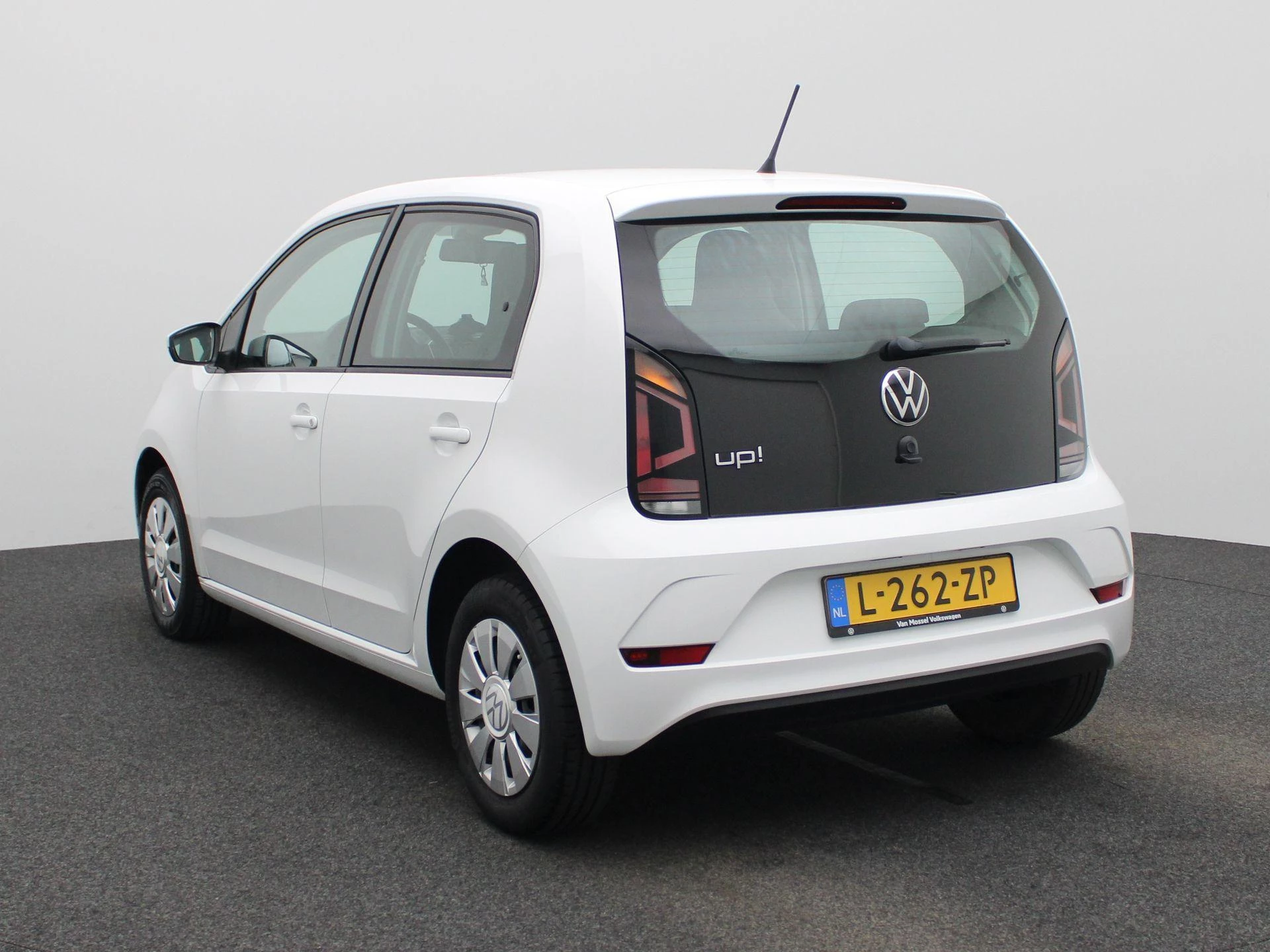 Volkswagen-up!-image-3