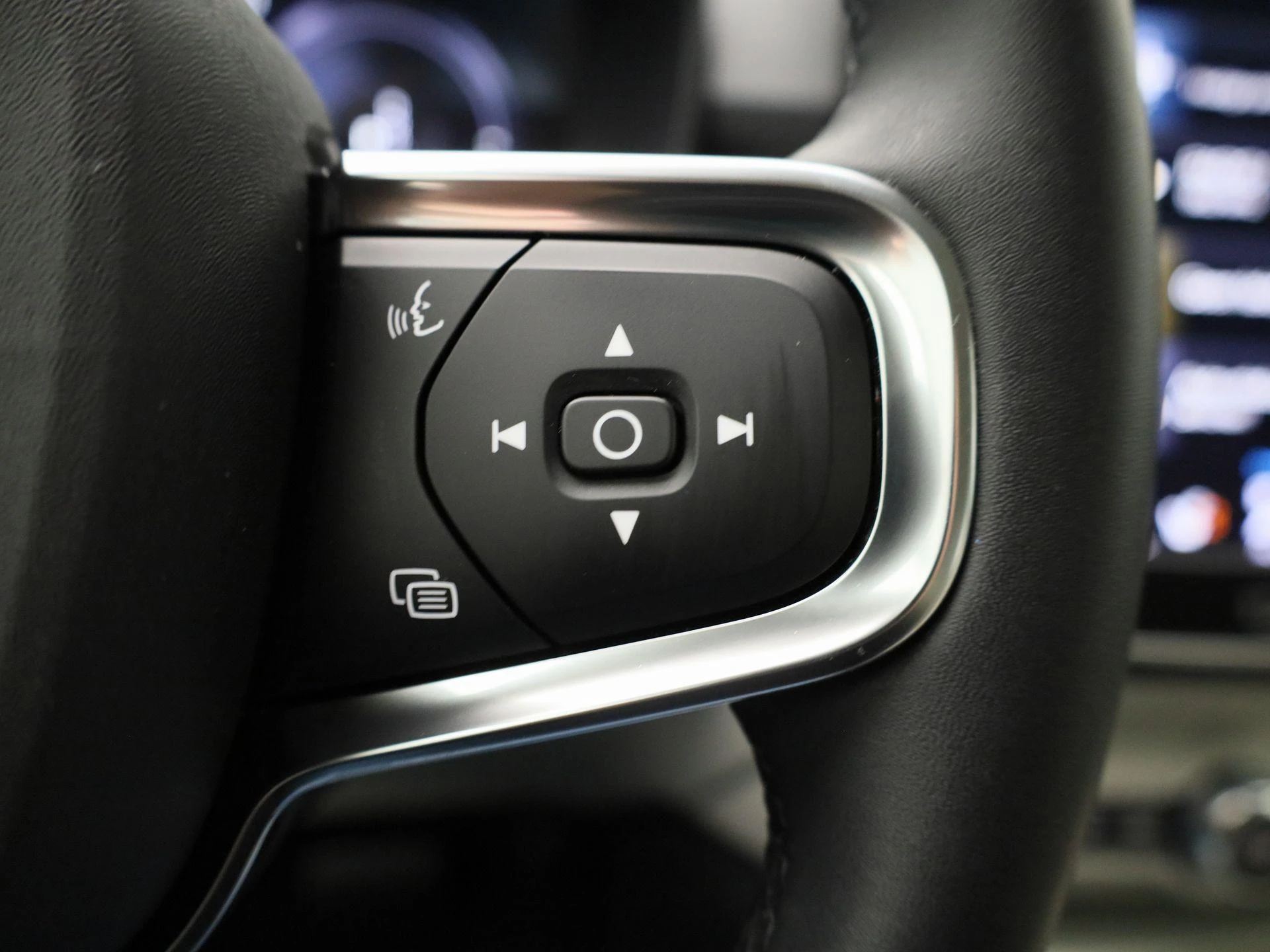 Volvo-XC40-image-17