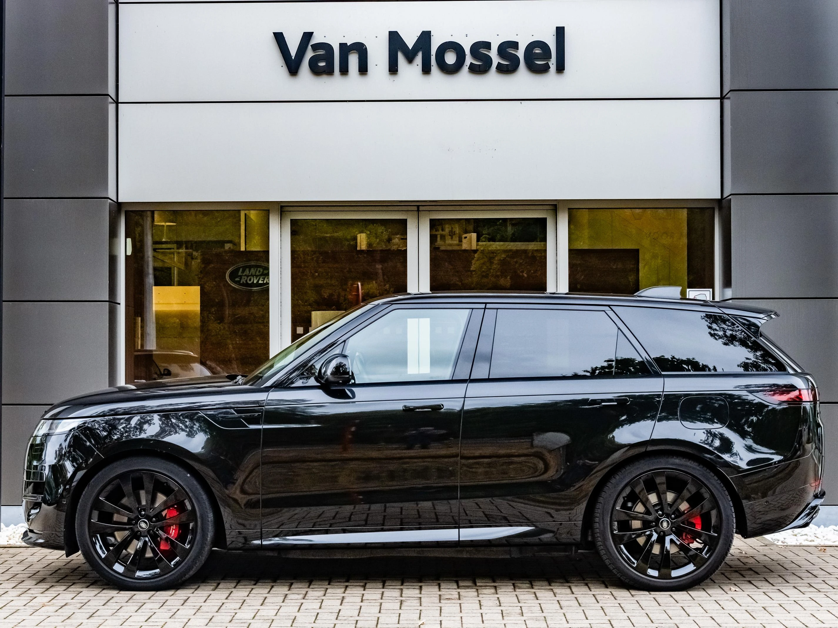 Land Rover-Range Rover Sport-image-2