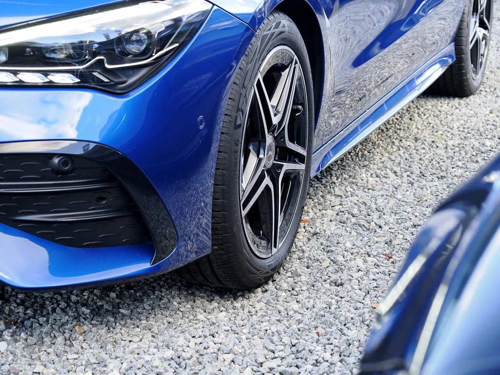Mercedes-Benz-CLA 200-image-6