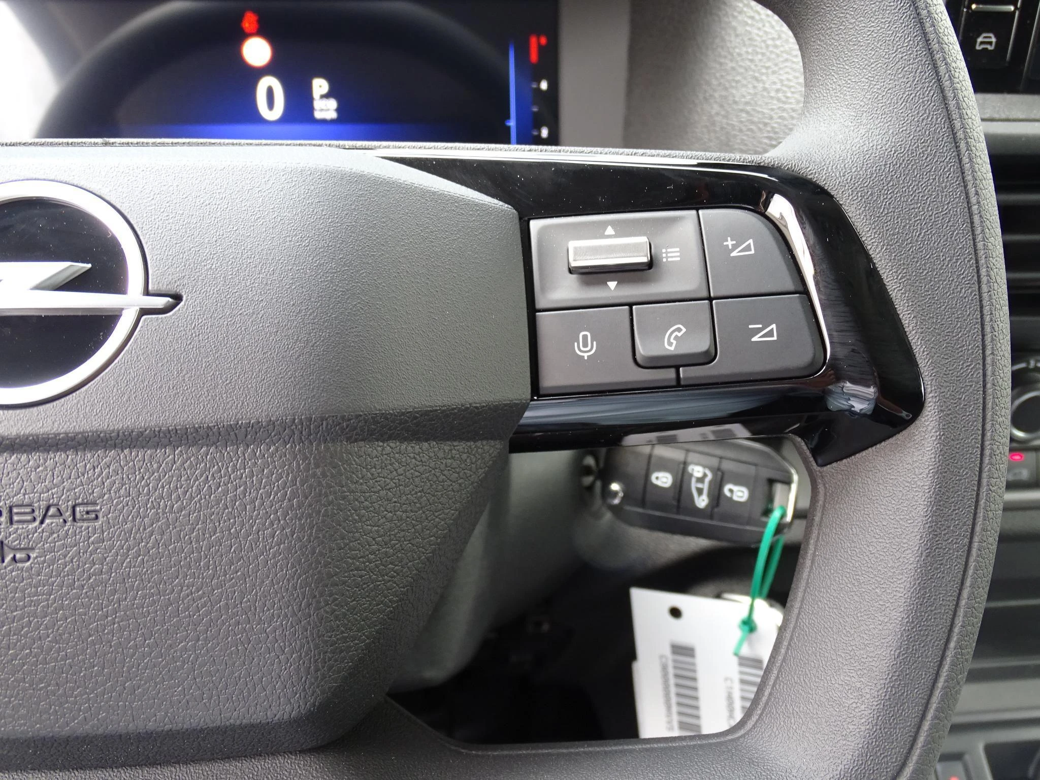 Opel-Vivaro-image-7