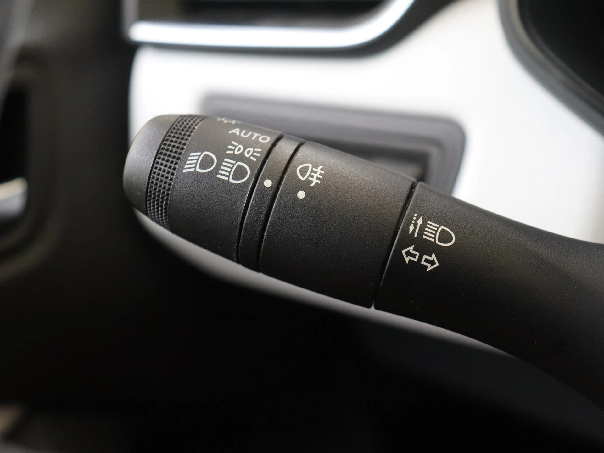 Renault-Clio-image-23