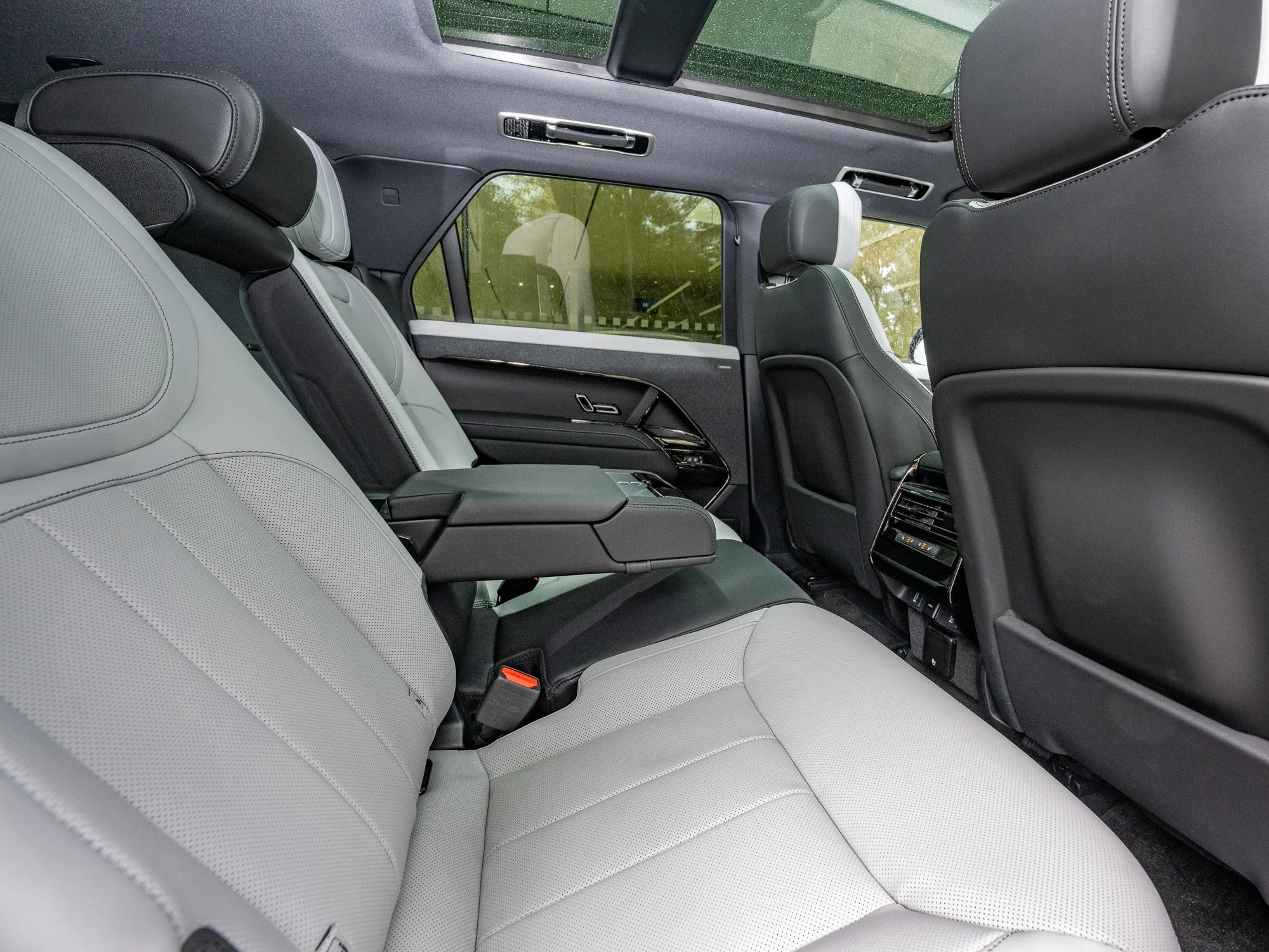 Land Rover-Range Rover Sport-image-15