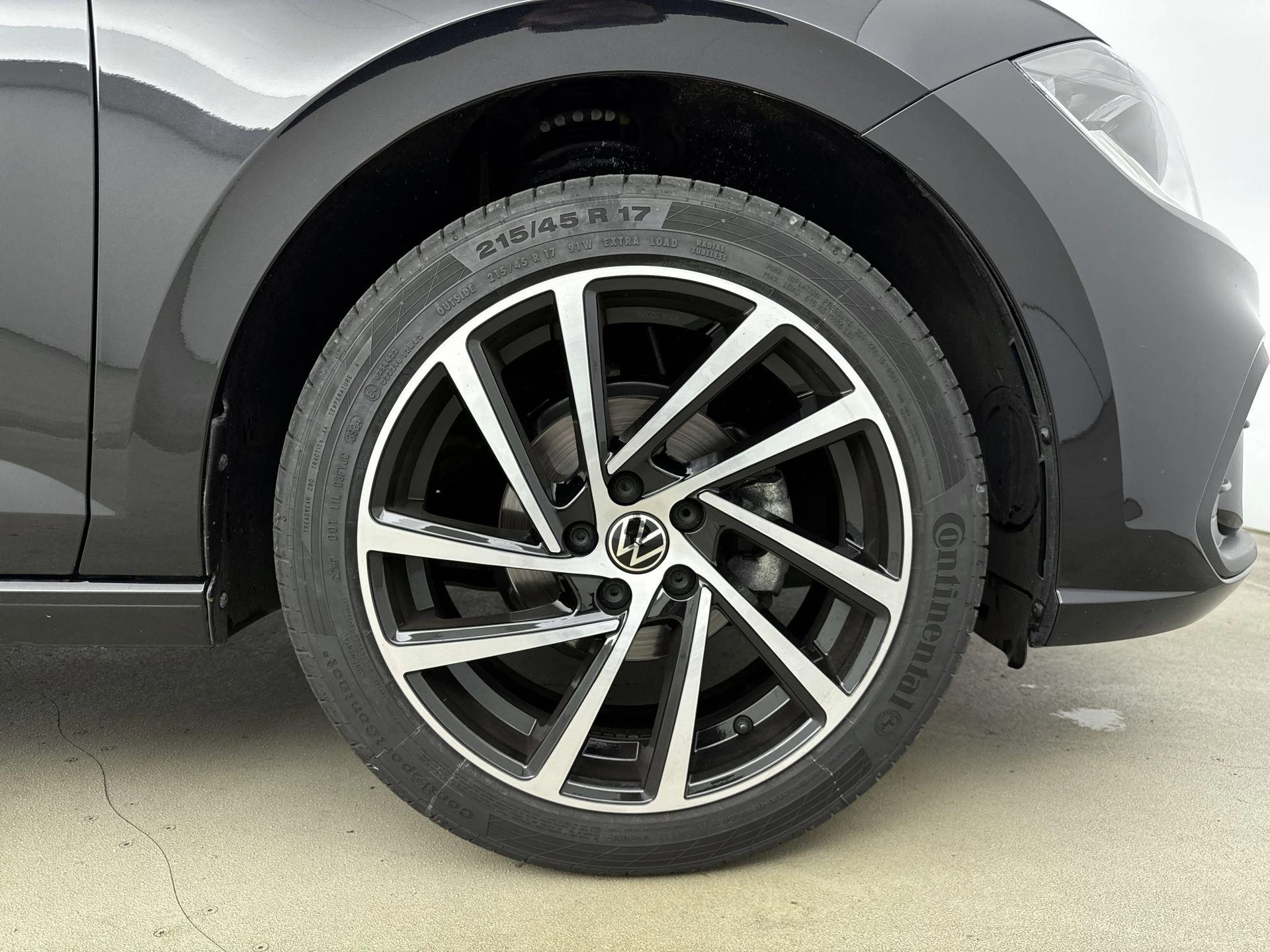 Volkswagen-Polo-image-13