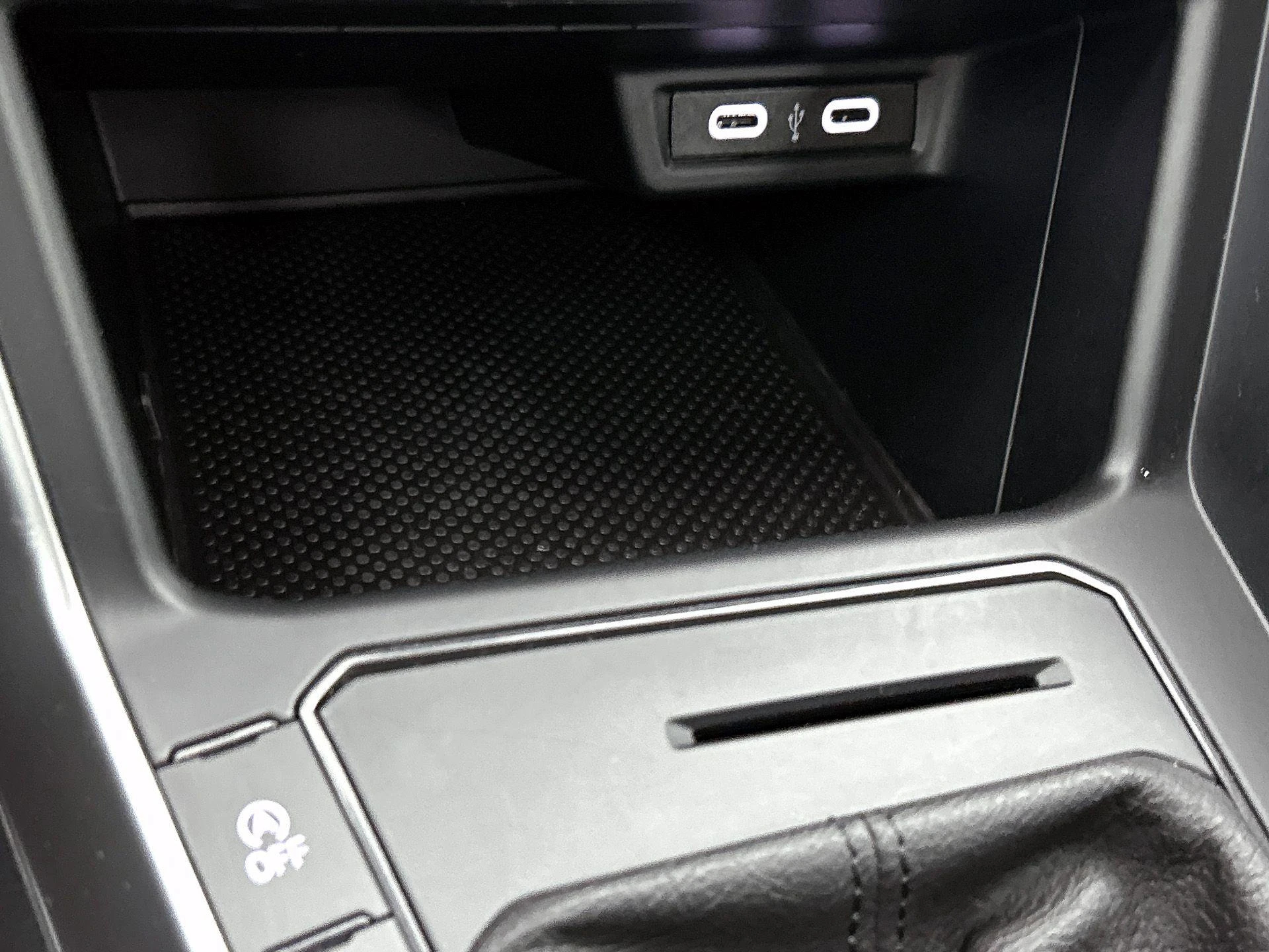 Volkswagen-Polo-image-28