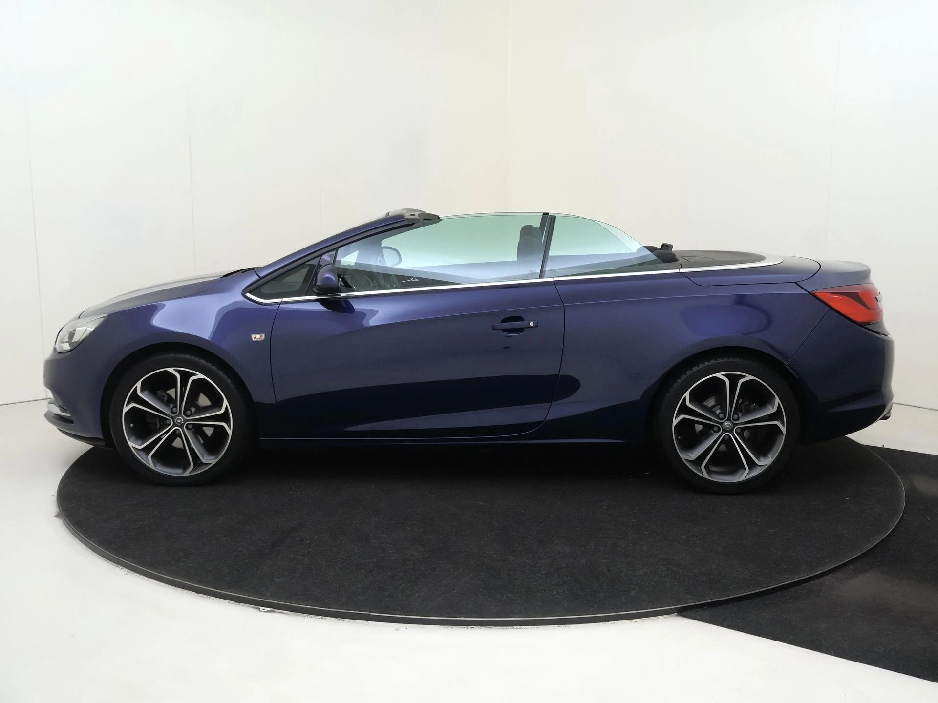 Opel-Cascada-image-3