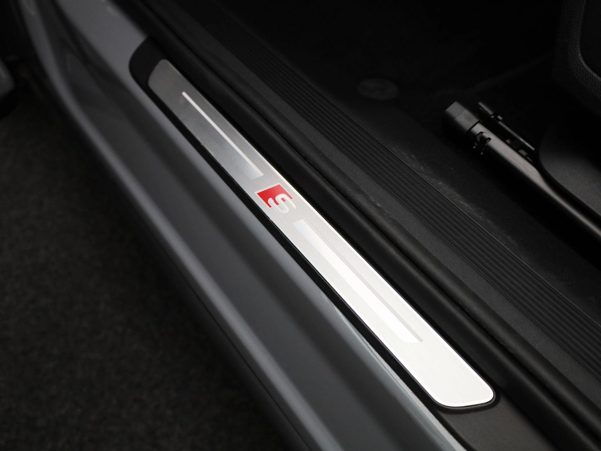 Audi-Q4 e-tron-image-35