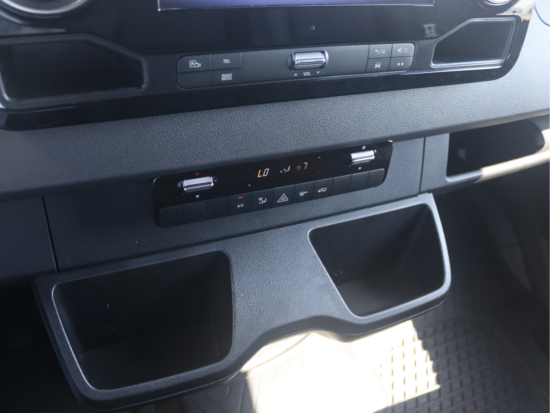 Mercedes-Benz-Sprinter-image-10