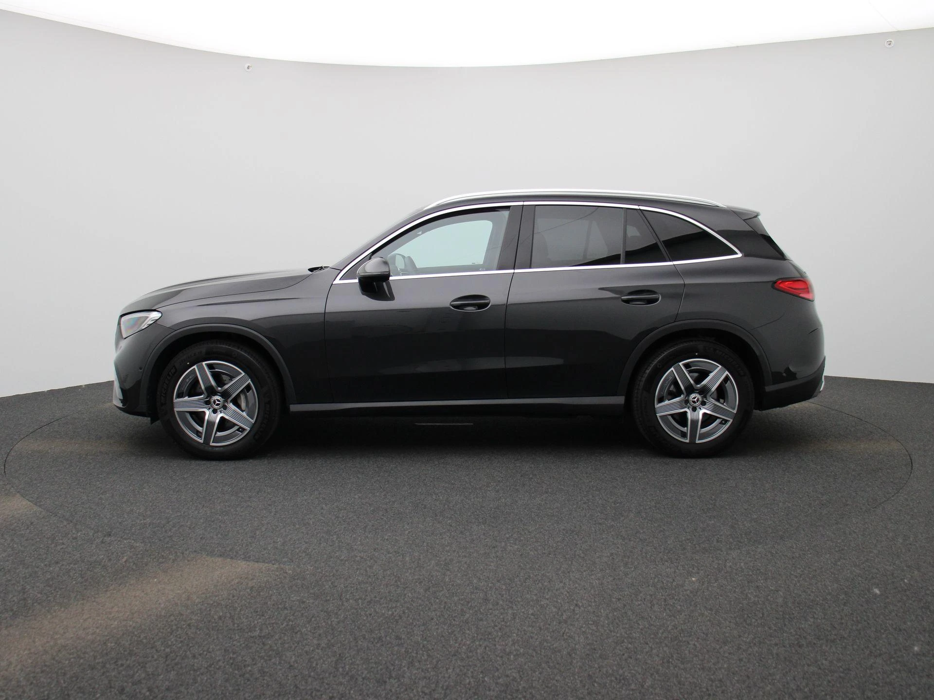 Mercedes-Benz-GLC-image-4