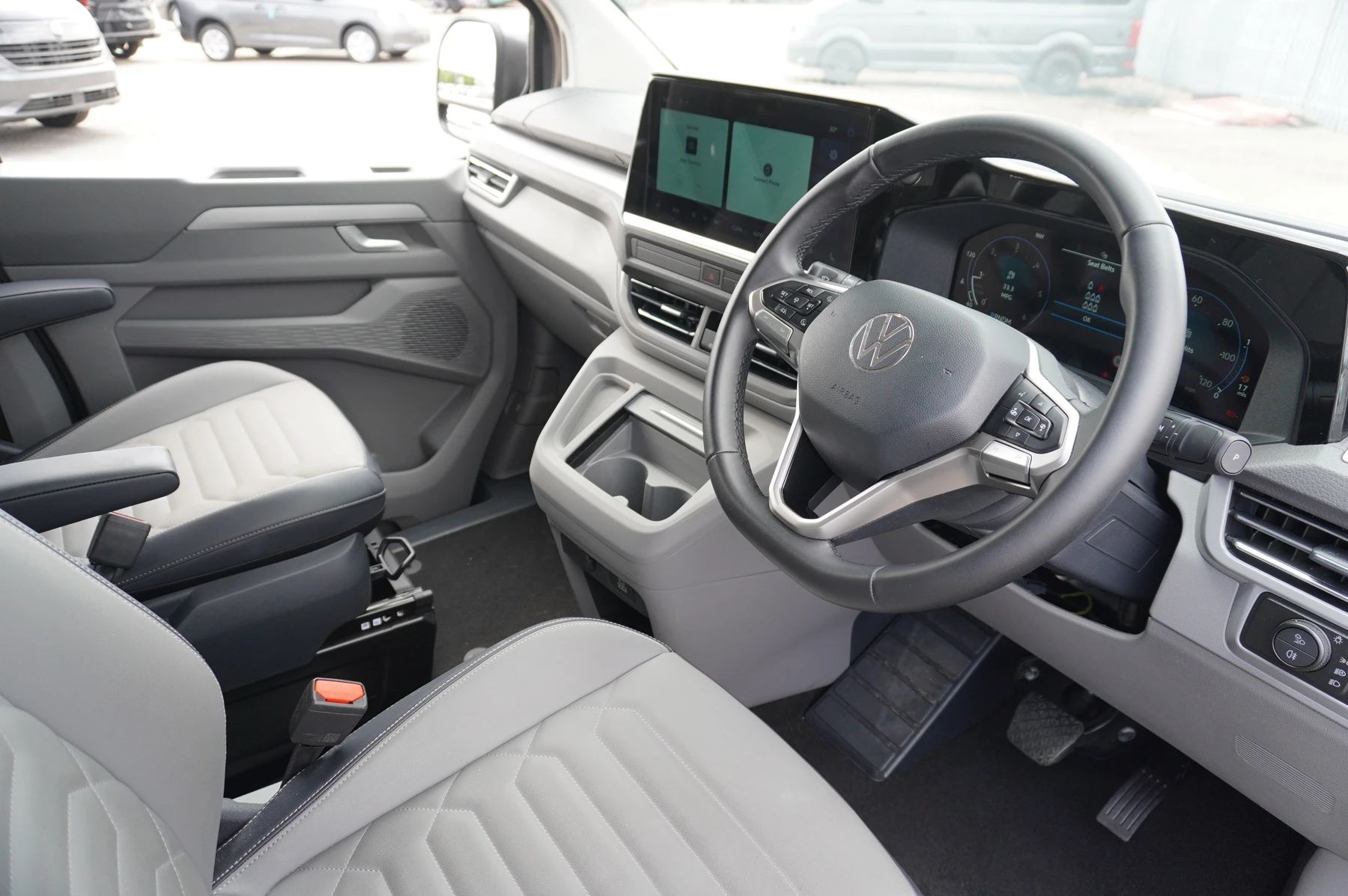 Volkswagen-Transporter-image-5