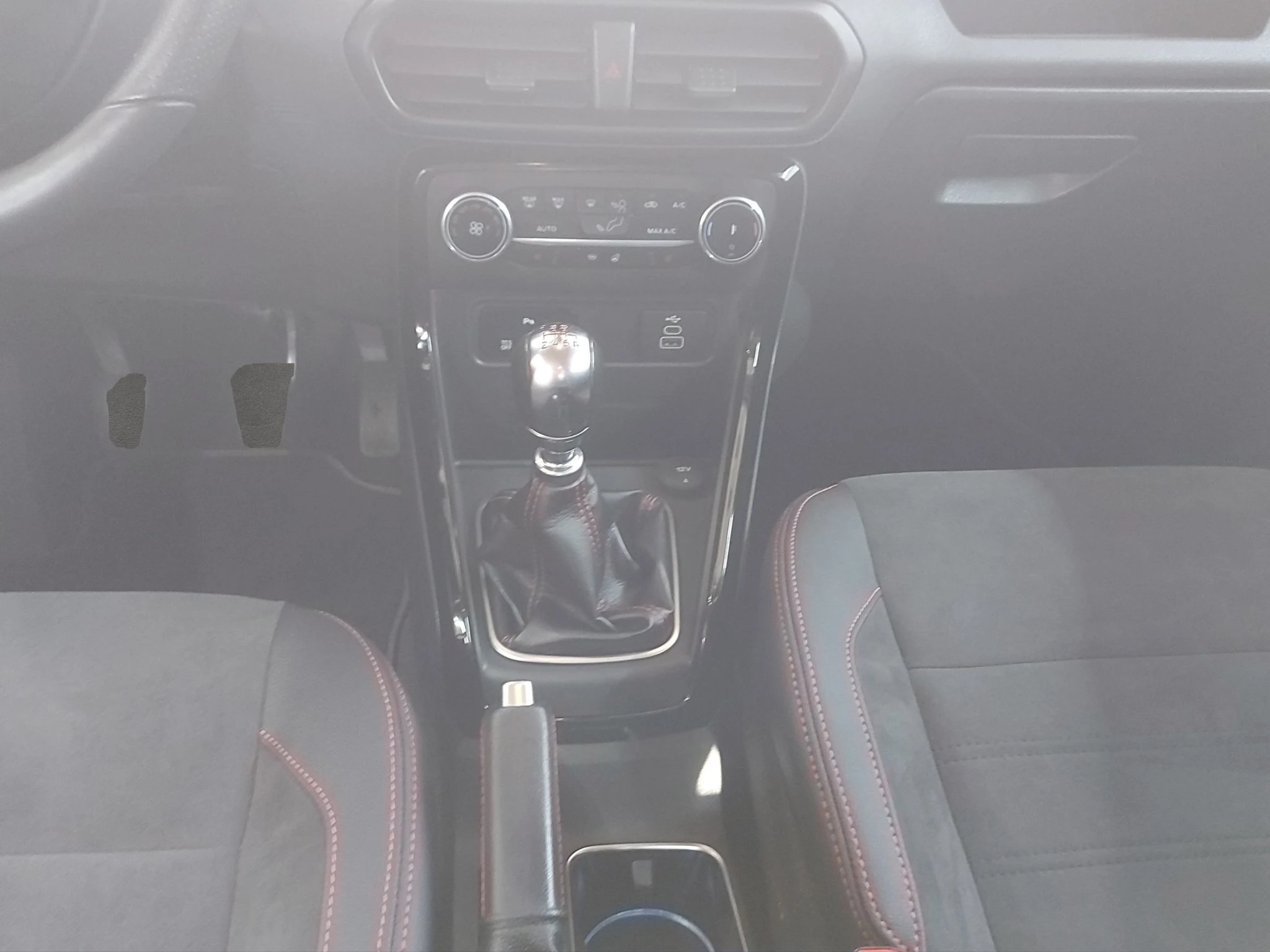 Ford-EcoSport-image-13