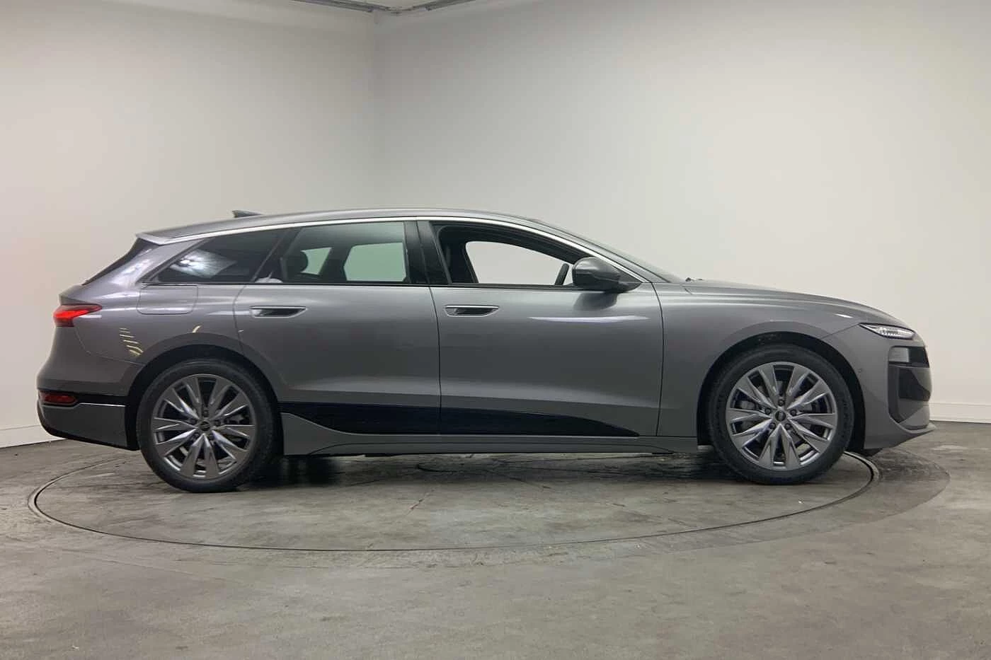 Audi-A6 Avant e-tron-image-3