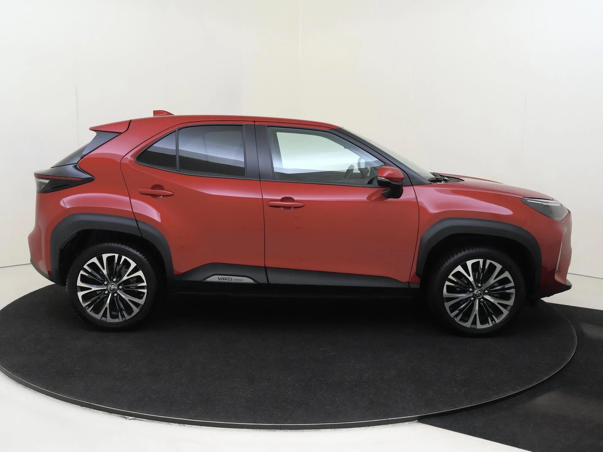 Toyota-Yaris Cross-image-11
