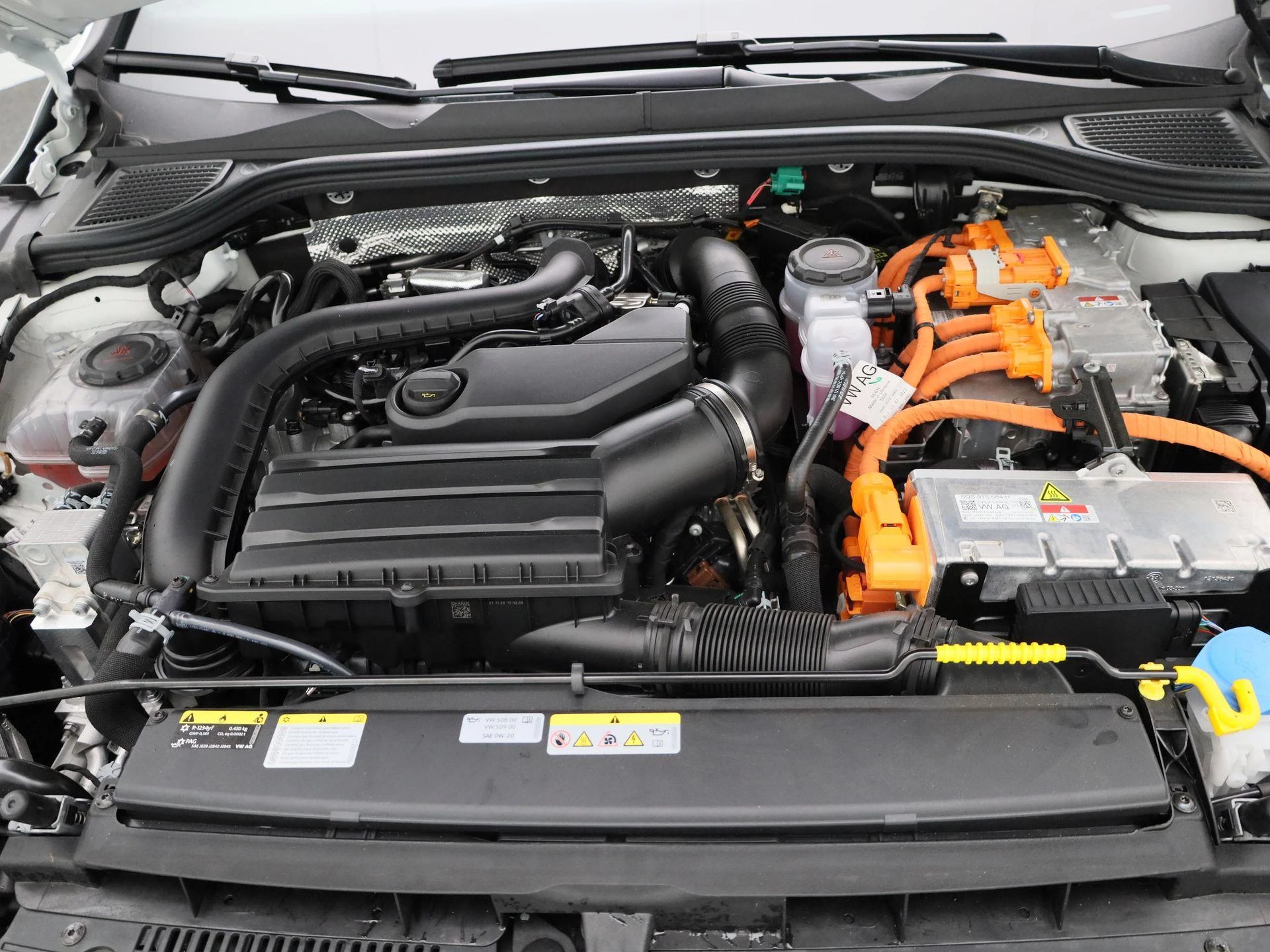 Volkswagen-Golf-image-45