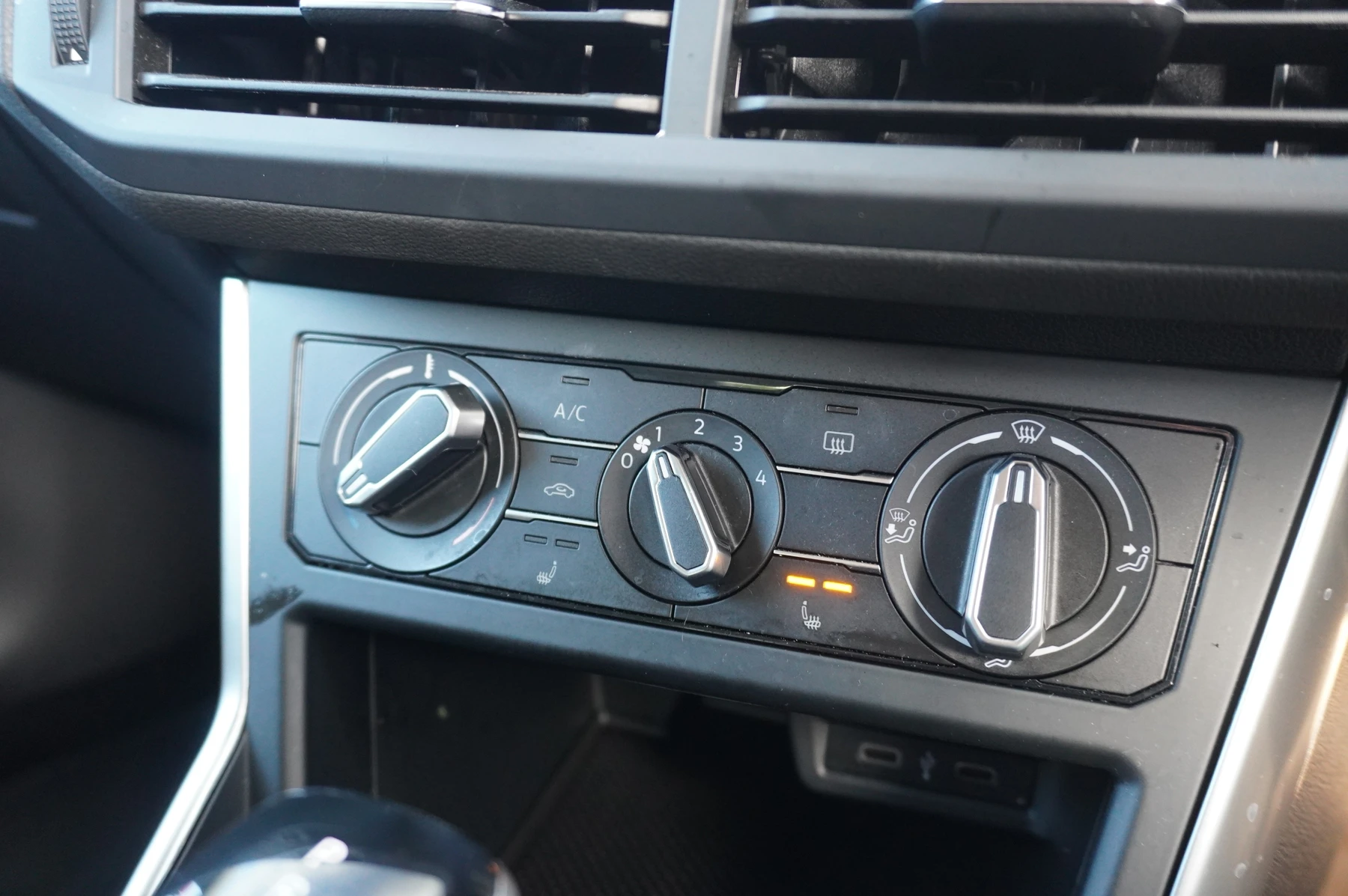 Volkswagen-Polo-image-13