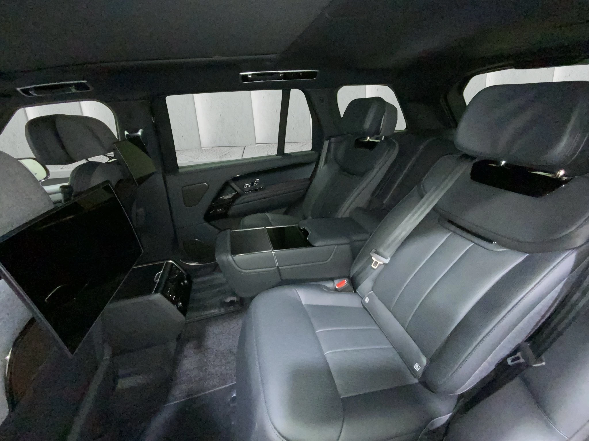 Land Rover Range Rover SV 4.4 P615 V8 LWB Massage