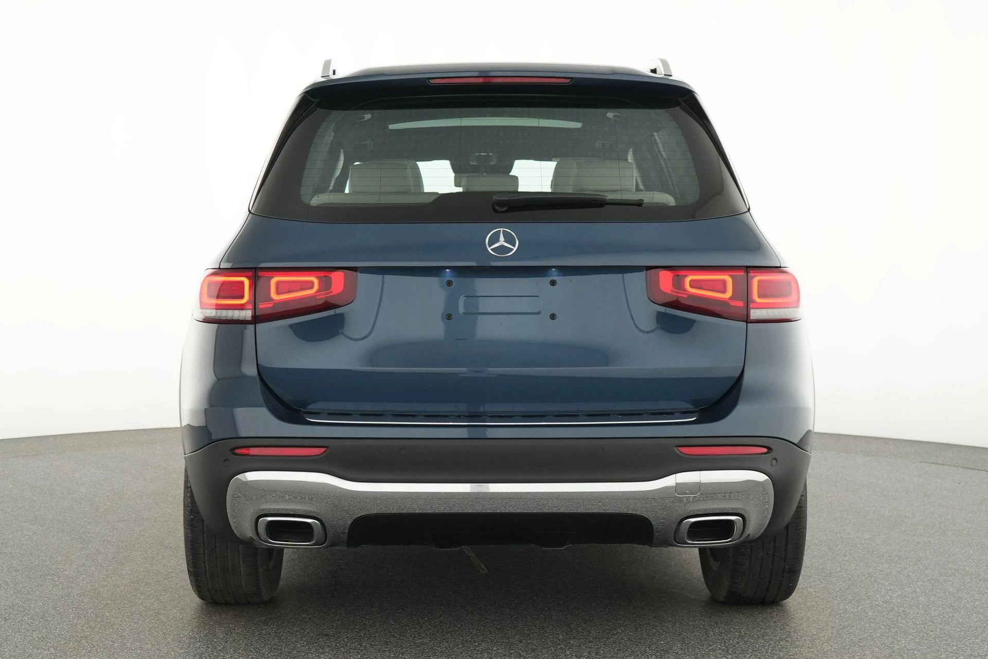 Mercedes-Benz-GLB-image-6