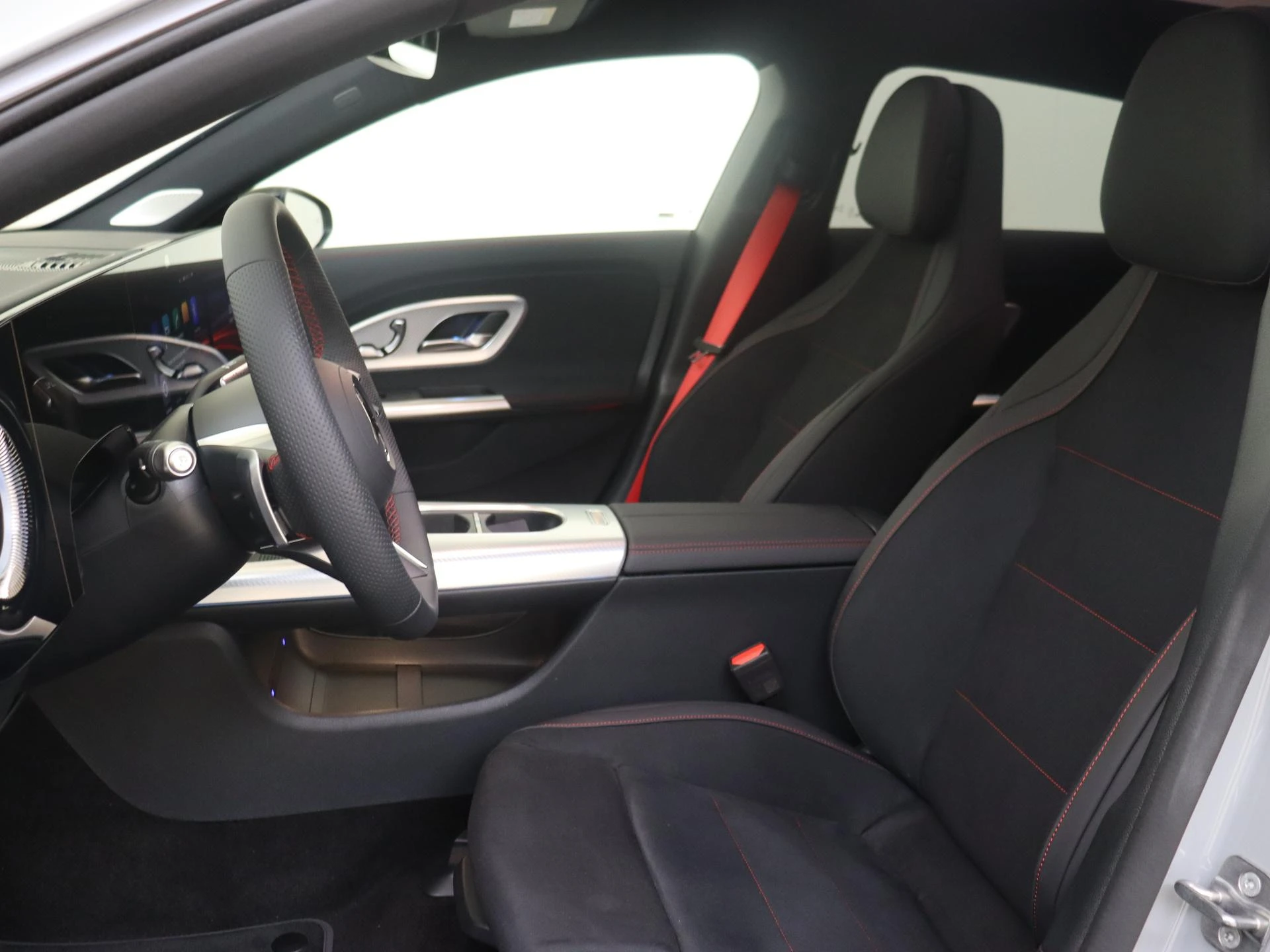 Mercedes-Benz-CLA-image-14