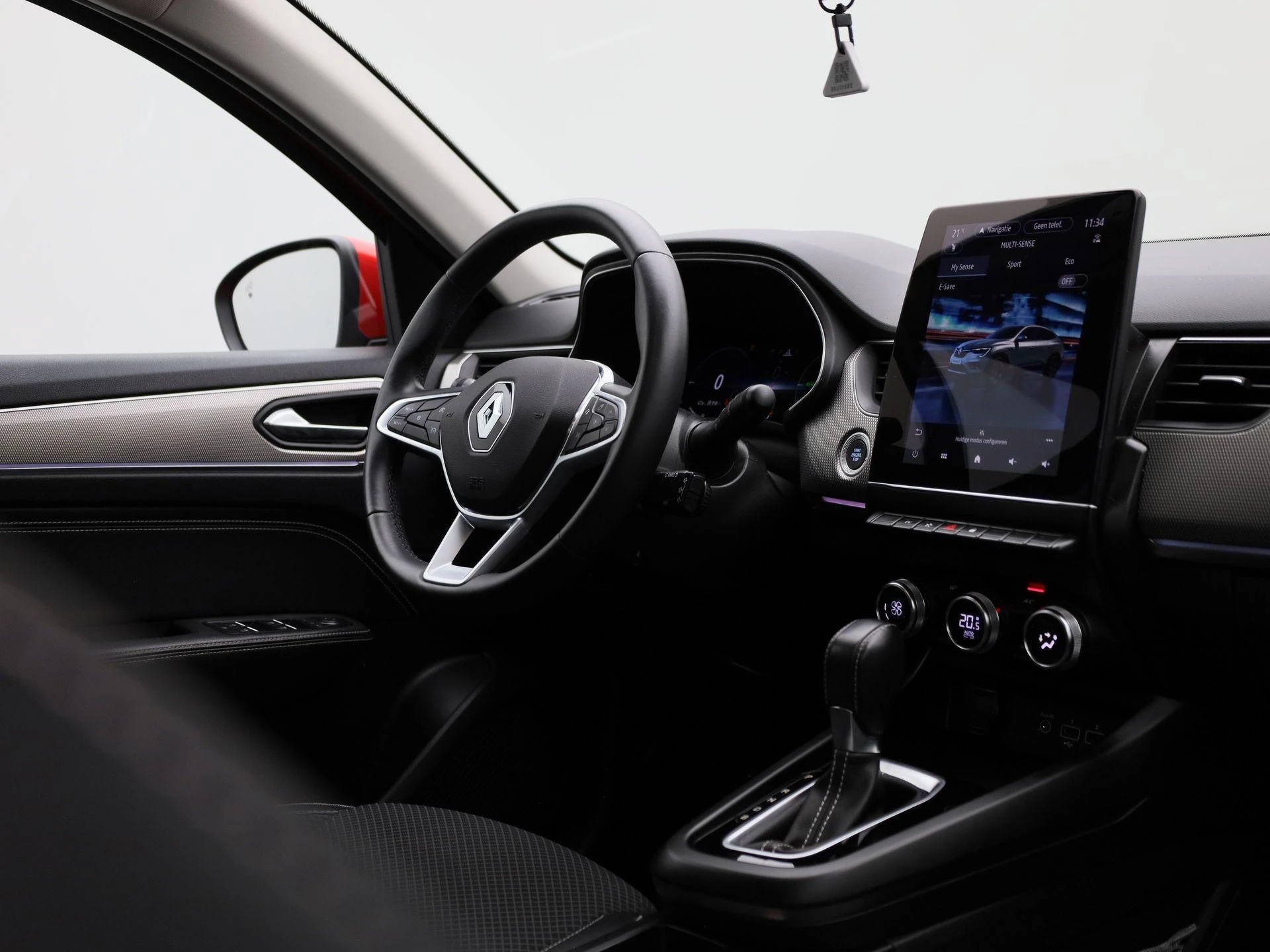 Renault-Arkana-image-36