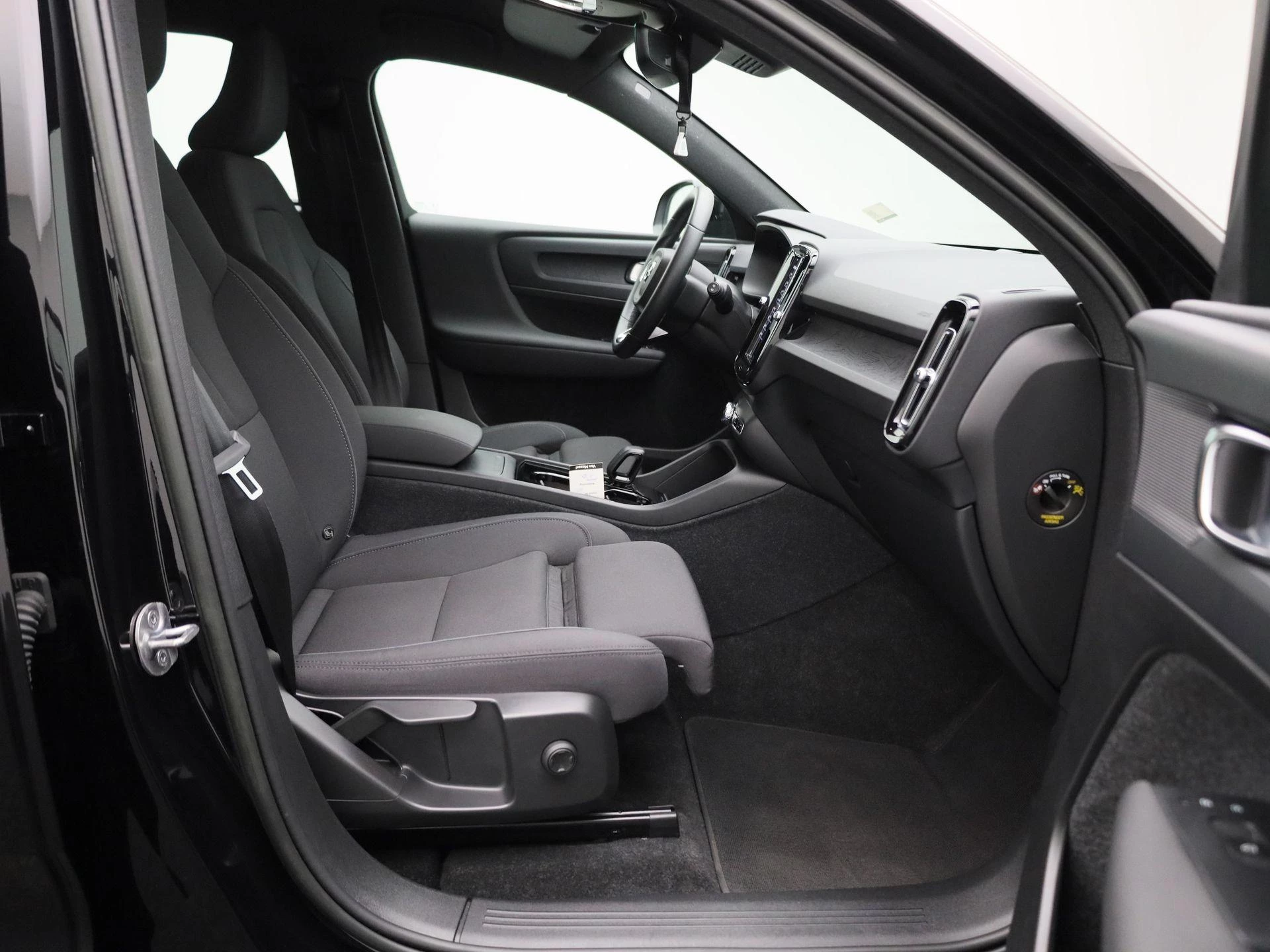 Volvo-XC40-image-31