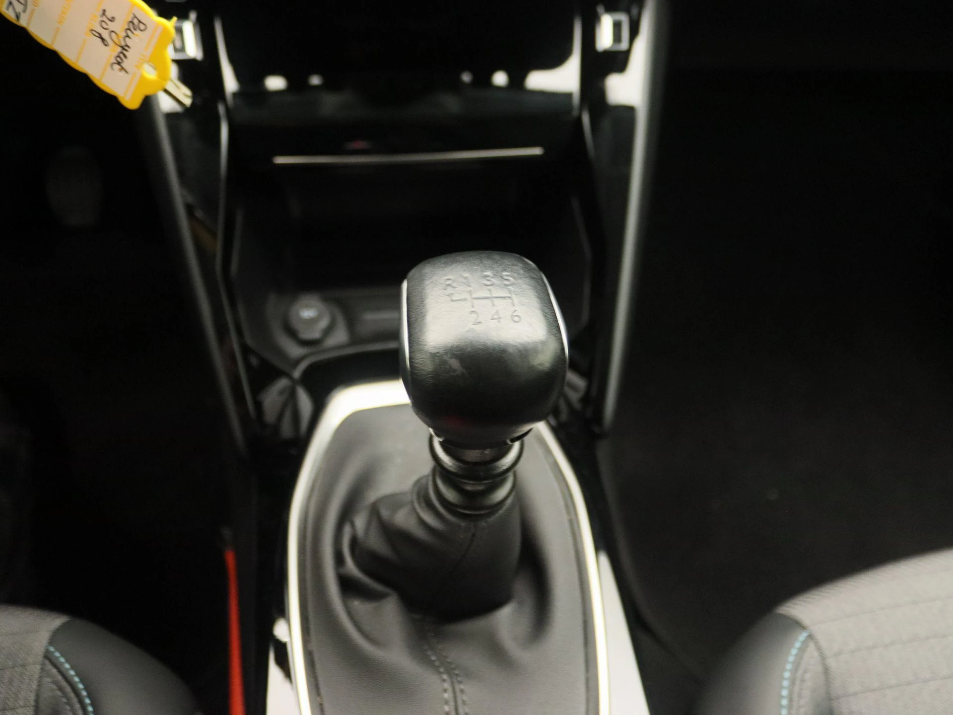 Peugeot-208-image-11