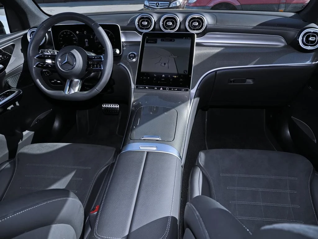 Mercedes-Benz-GLC 300 d-image-13