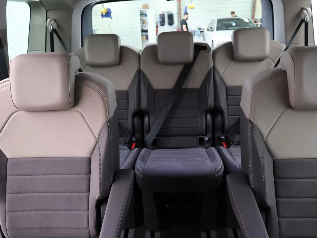 Volkswagen-Multivan-image-15