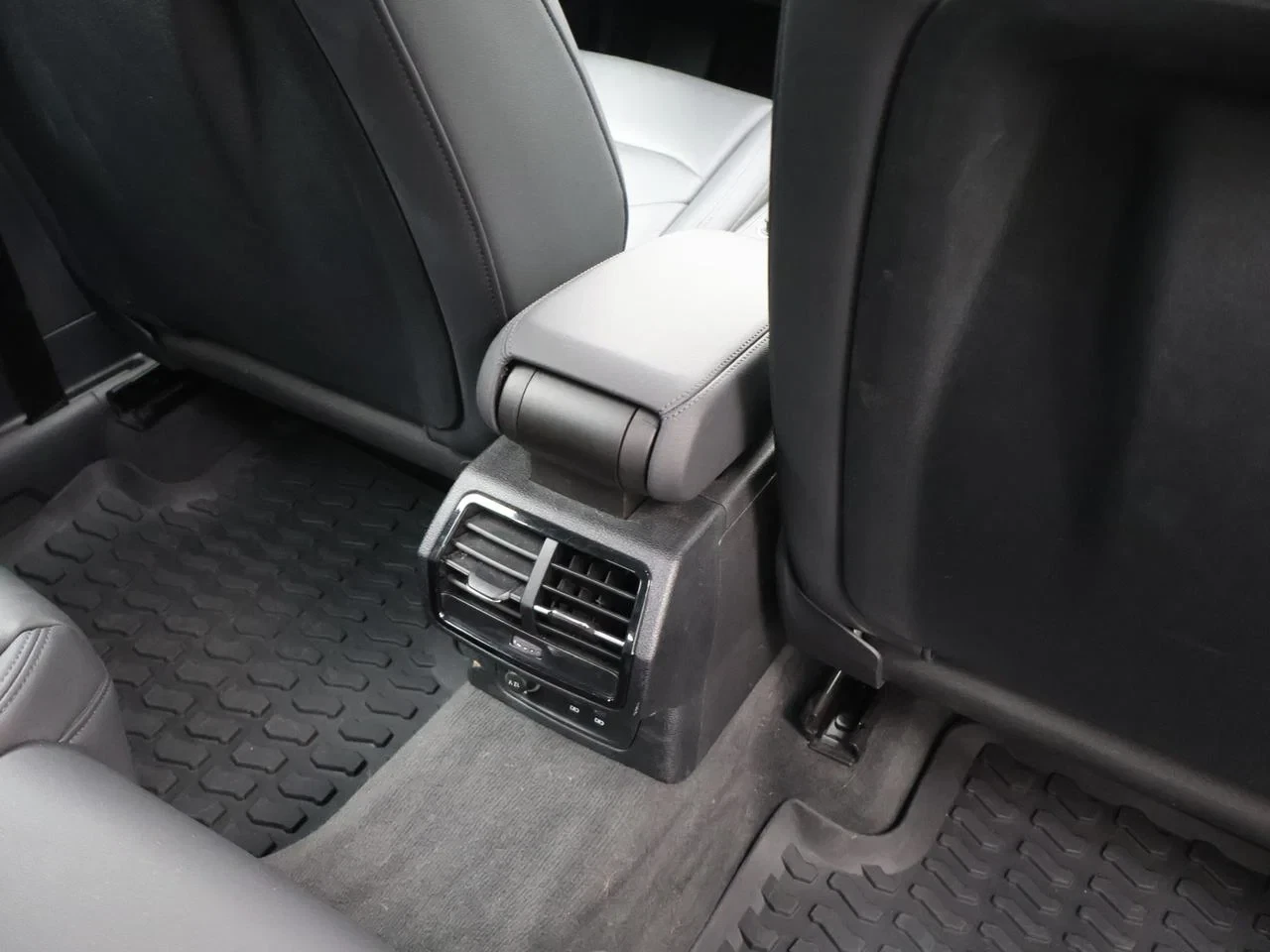 Audi-Q3-image-25