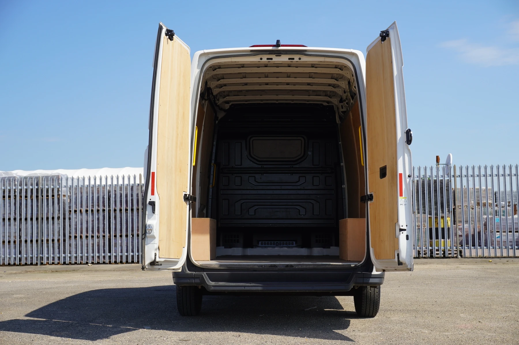 Volkswagen-Crafter-image-17