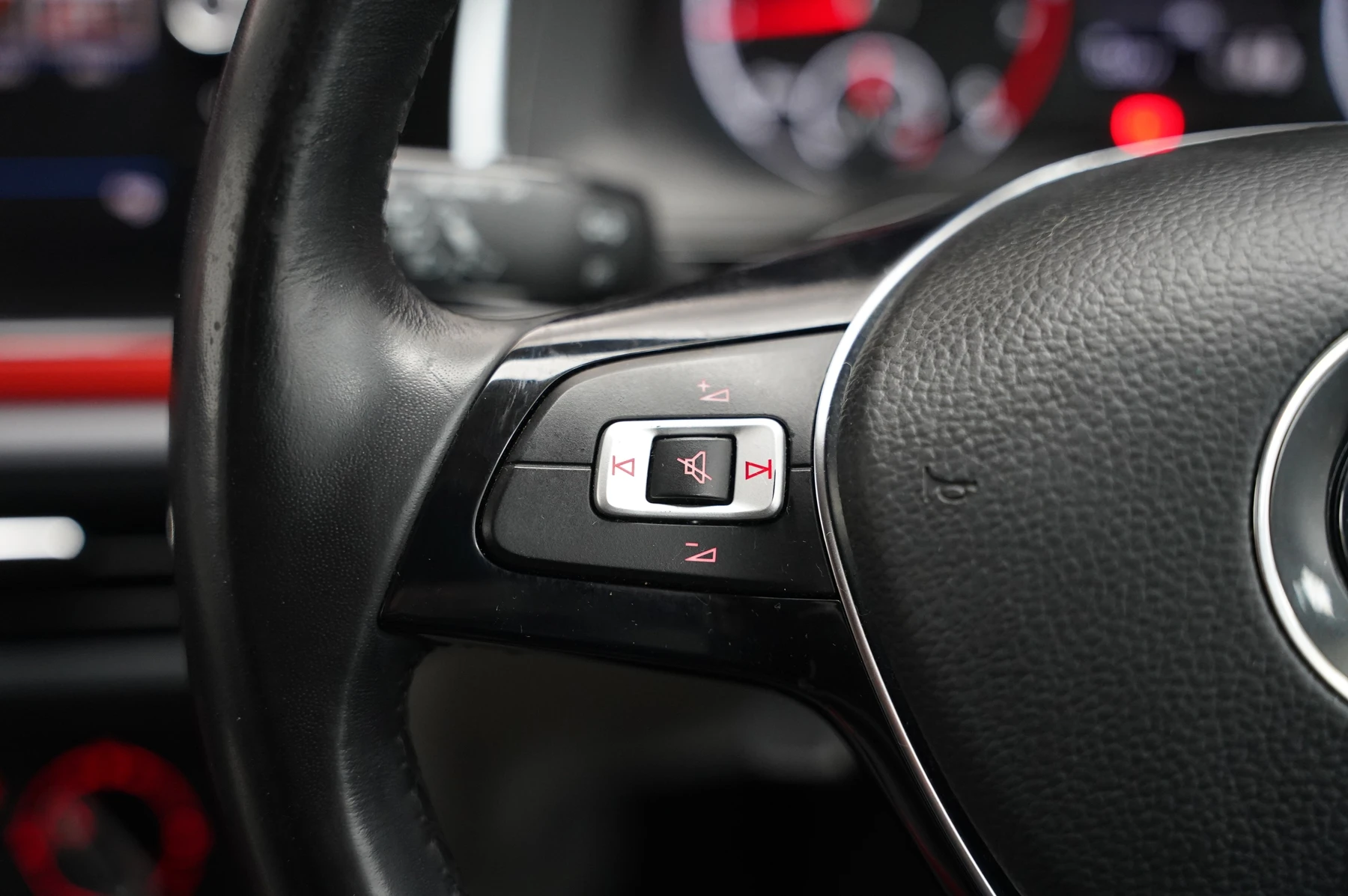 Volkswagen-Polo-image-17