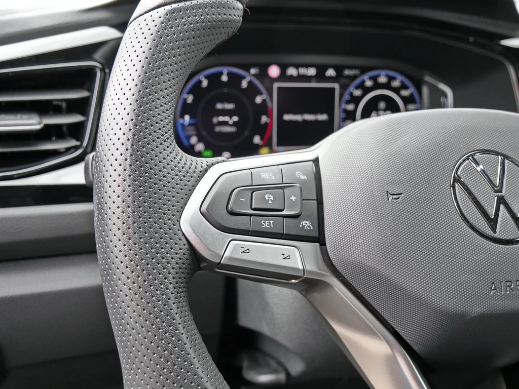Volkswagen-T-Roc-image-15