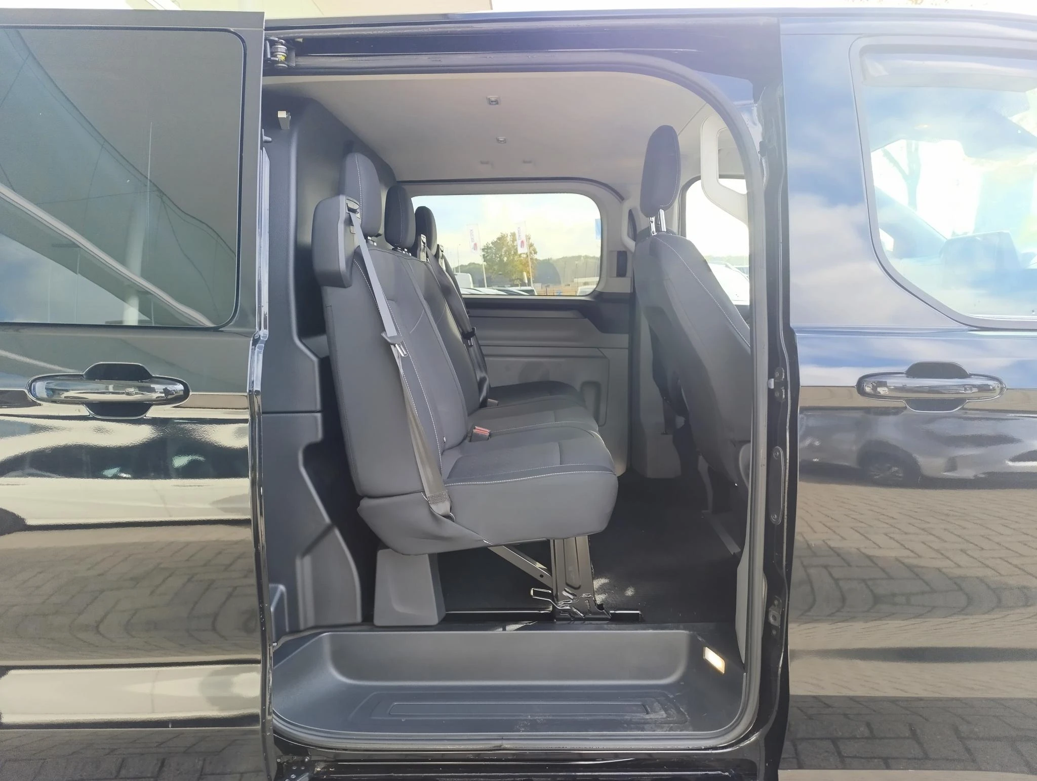 Ford-Transit Custom-image-13