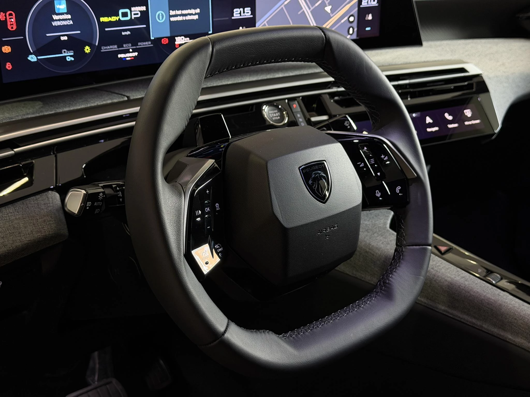 Peugeot 3008 1.6 plug-in Hybrid 195 Allure