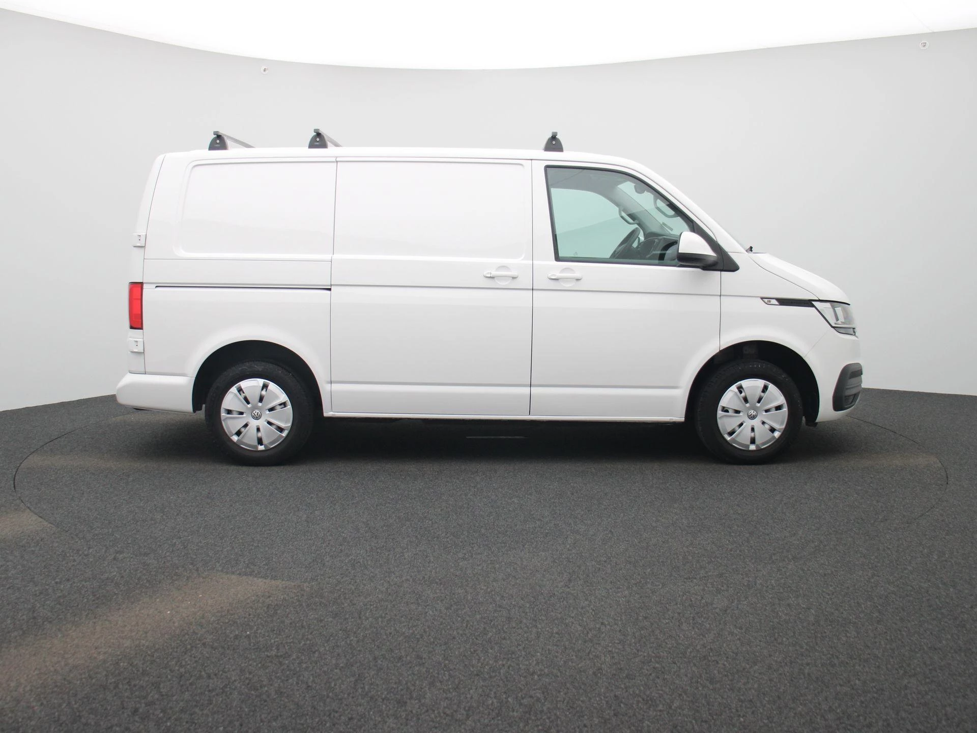 Volkswagen-Transporter-image-5