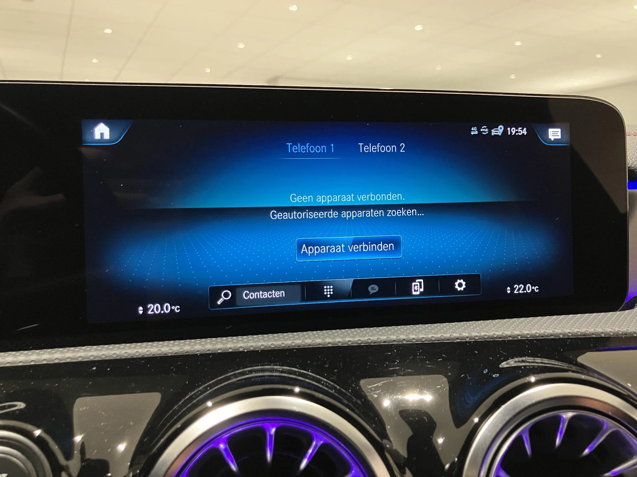 Mercedes-Benz-CLA-image-24