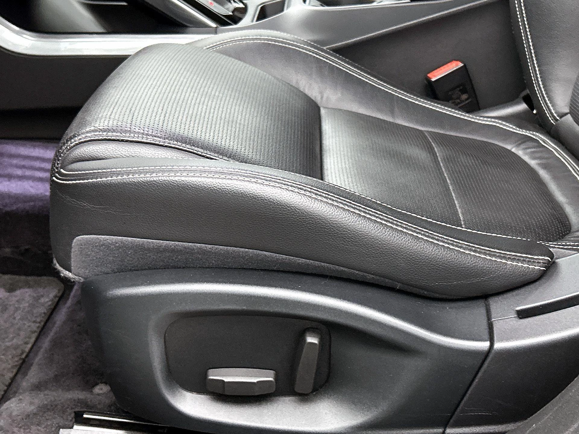 Jaguar-I-PACE-image-28