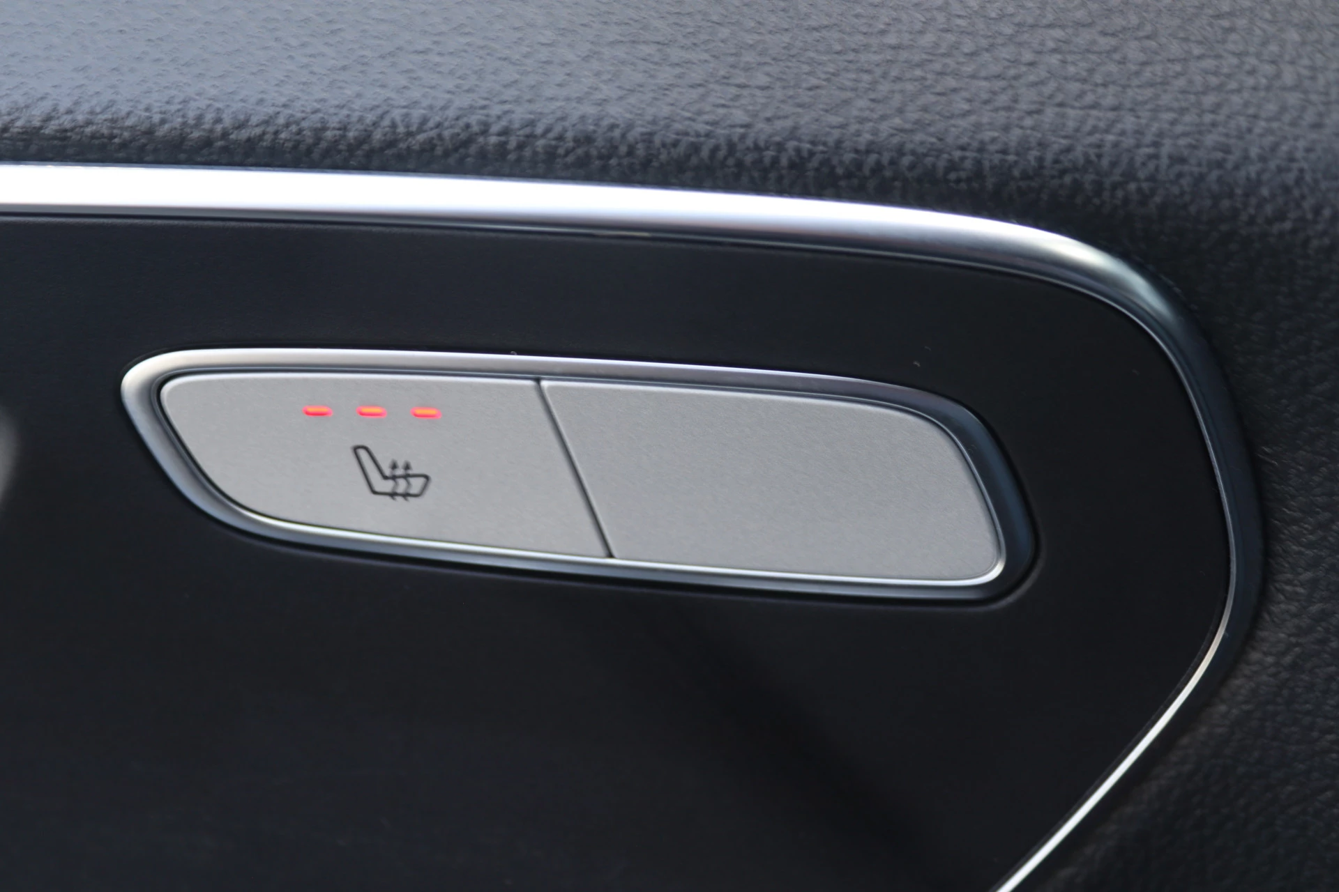 Mercedes-Benz-Vito-image-11