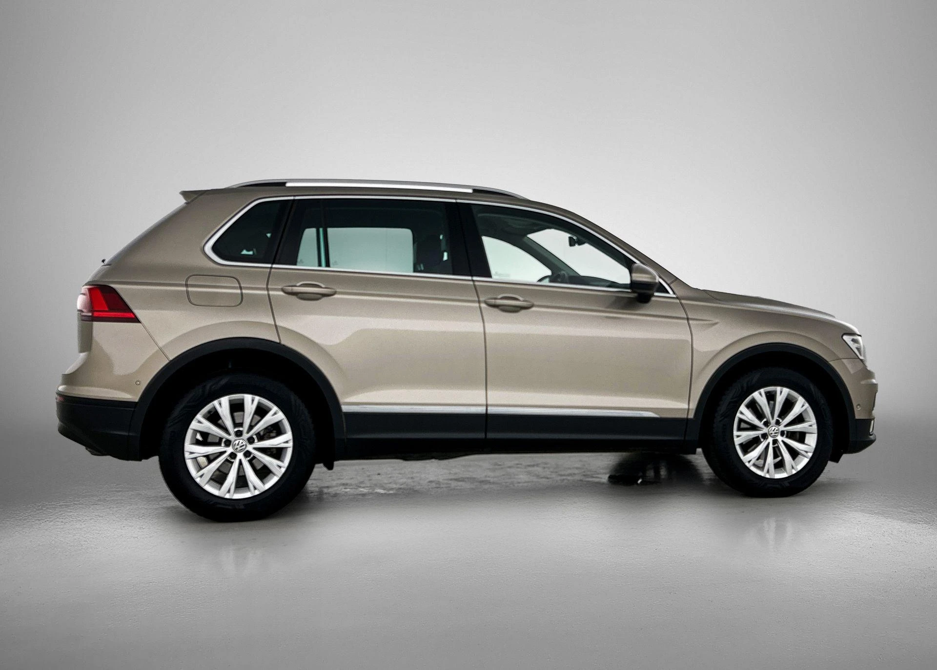 Volkswagen-Tiguan-image-3