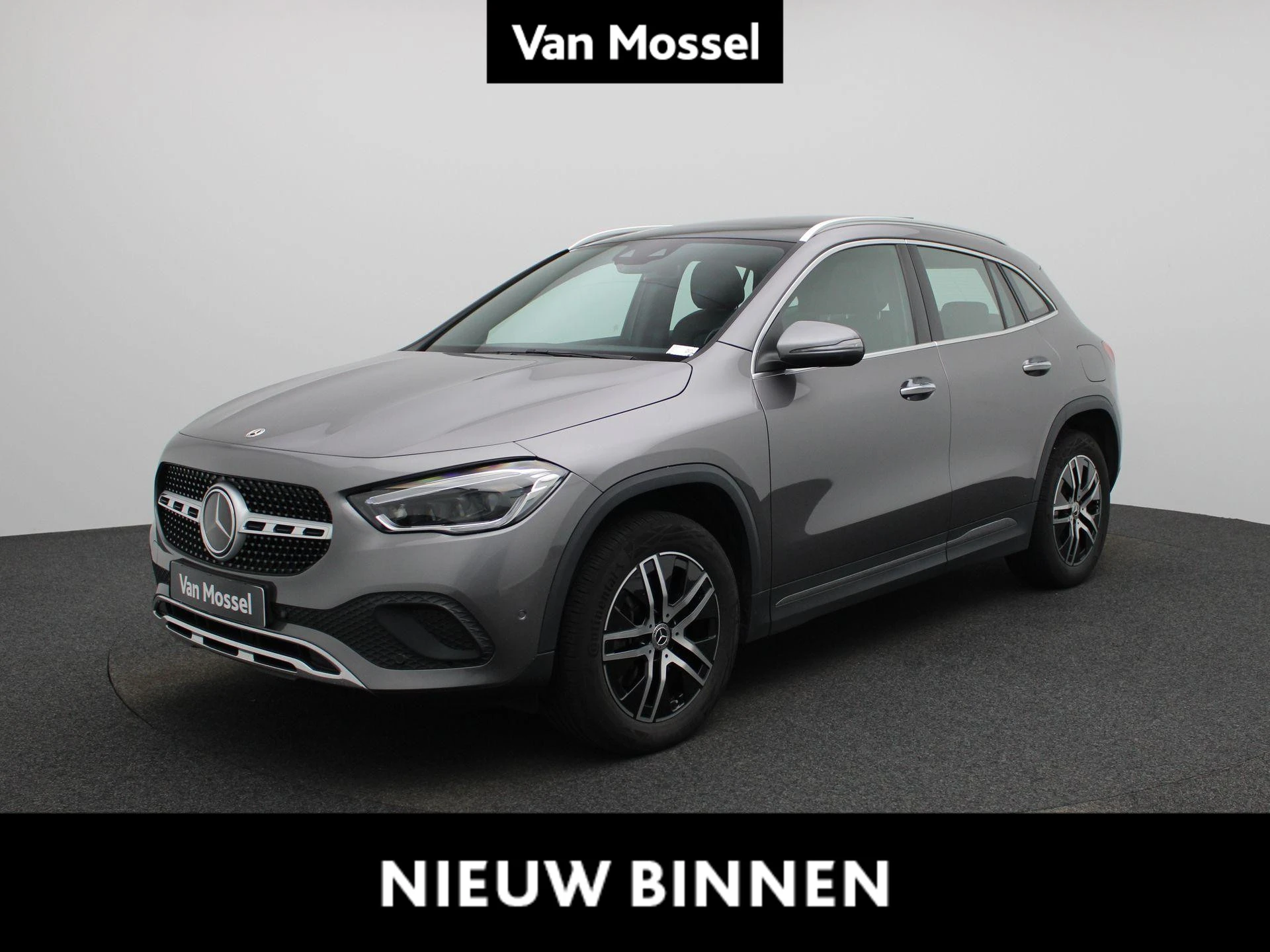 Mercedes-Benz-GLA-image-0
