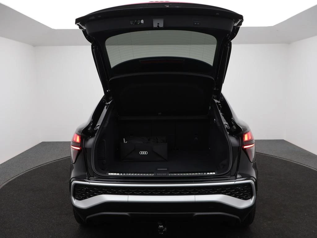 Audi Q3 Sportback e-hybrid Audi Q3 Sportback Corporate S e-hybrid AUTOMAAT 268PK *DEMO*