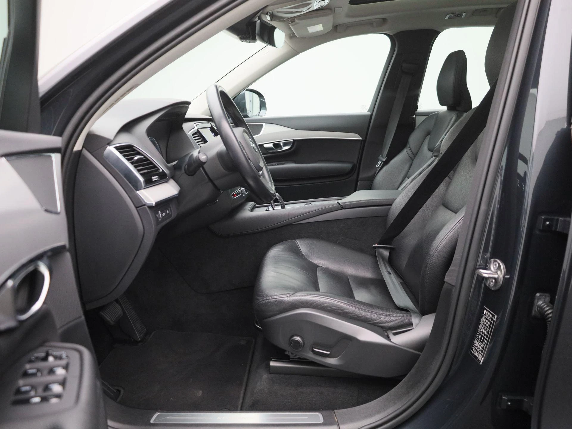 Volvo-XC90-image-10